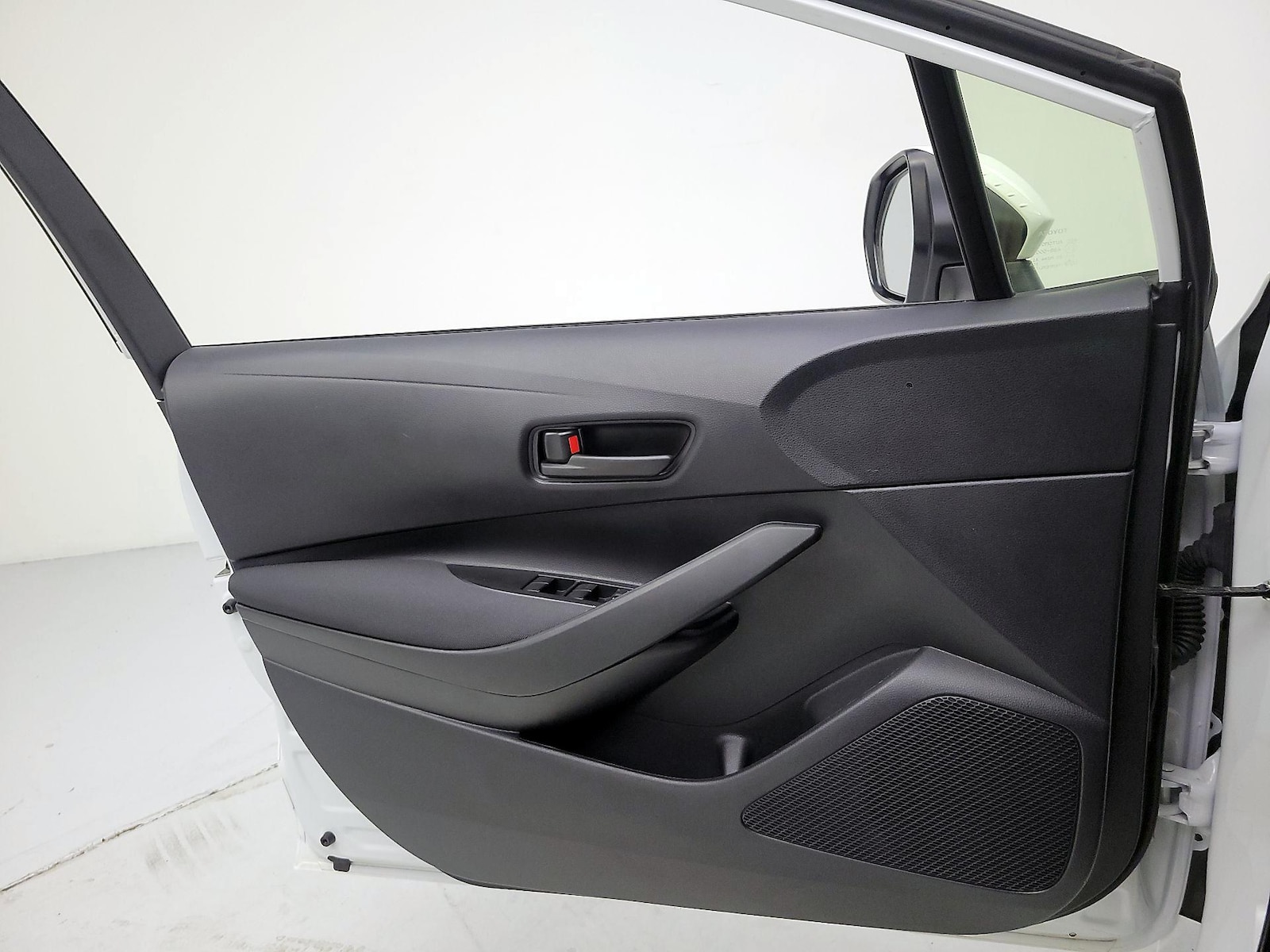 2024 Toyota Corolla LE - Photo 13