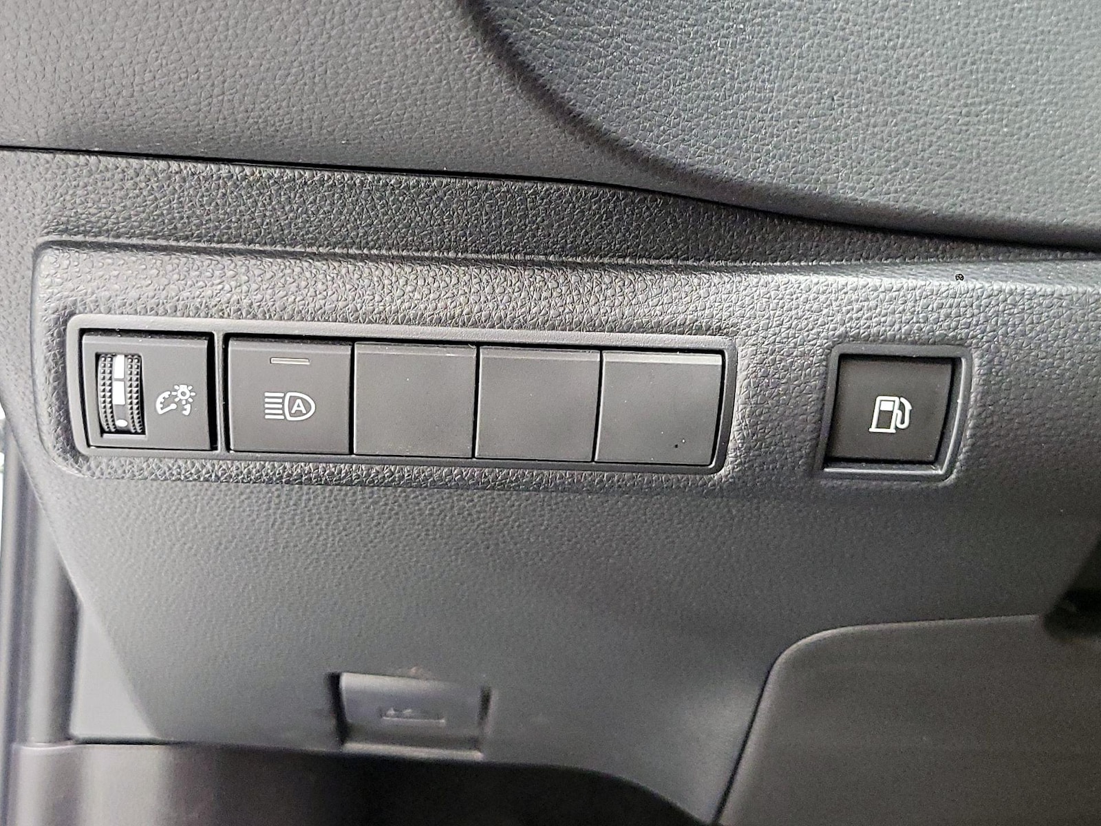 2024 Toyota Corolla LE - Photo 14