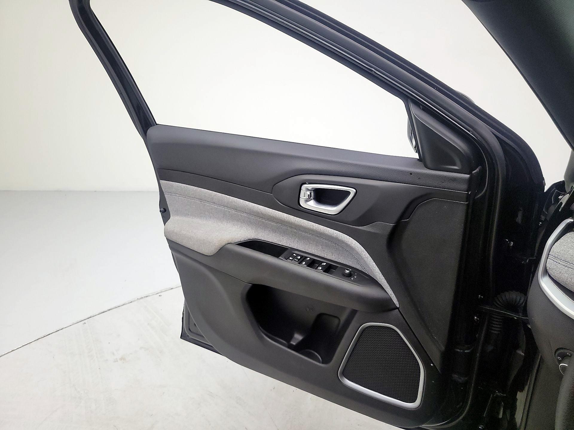 Thumbnail: 2025 Jeep Compass - 12