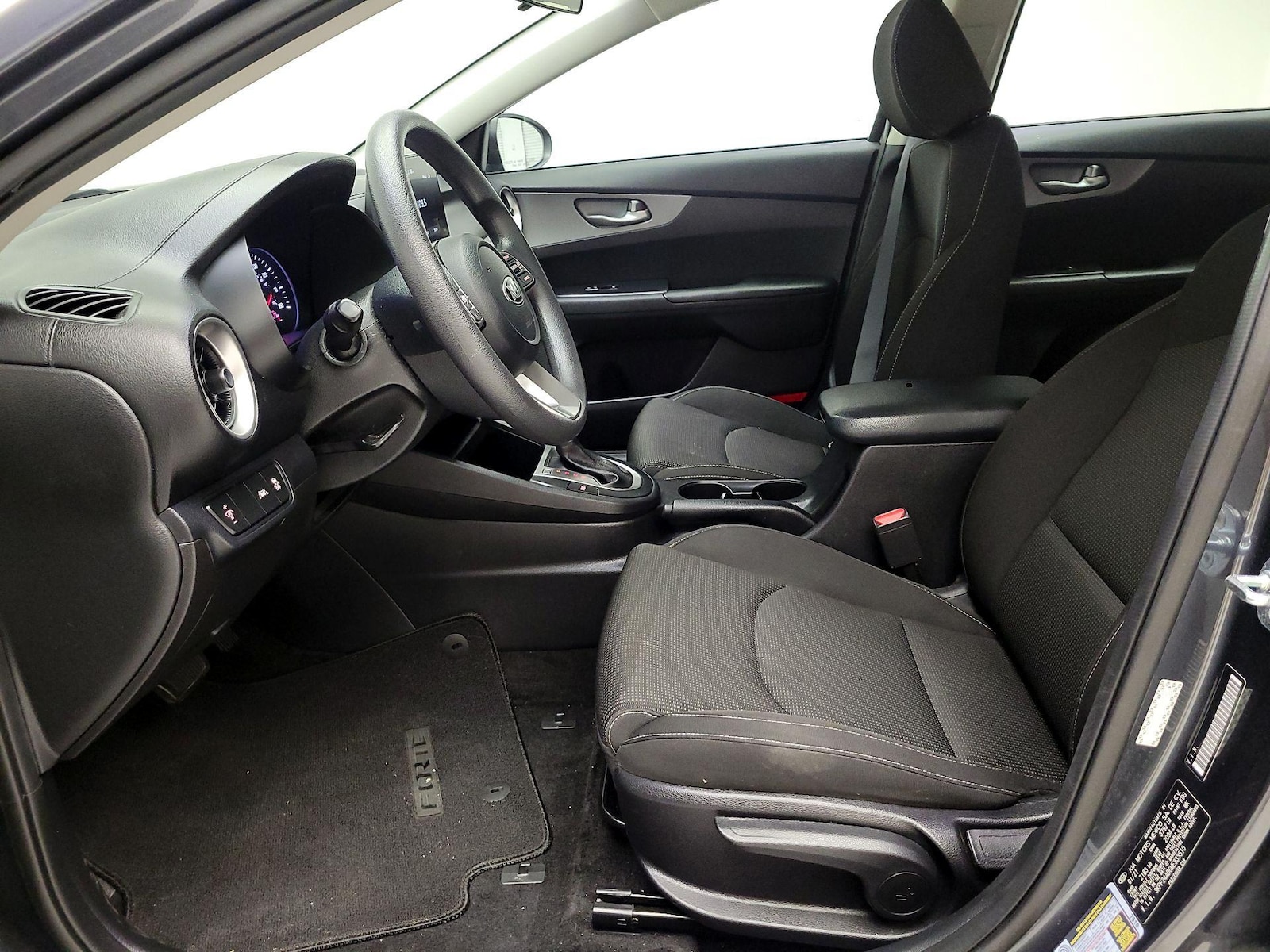 2021 Kia Forte LXS - Photo 12