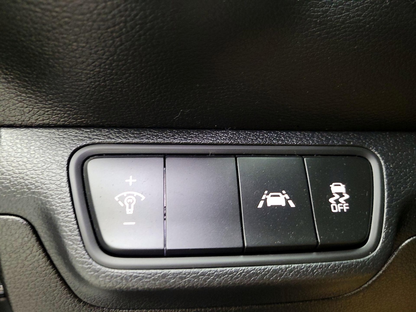 2021 Kia Forte LXS - Photo 14
