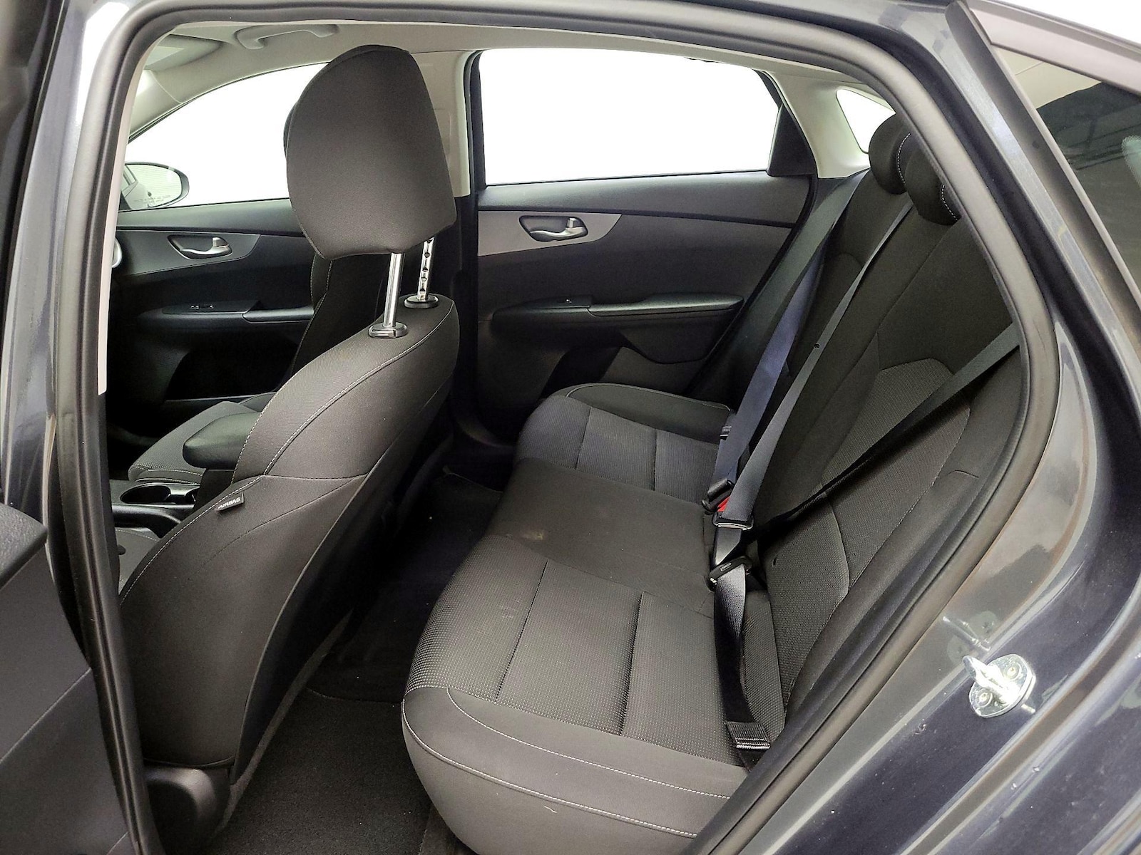 2021 Kia Forte LXS - Photo 20