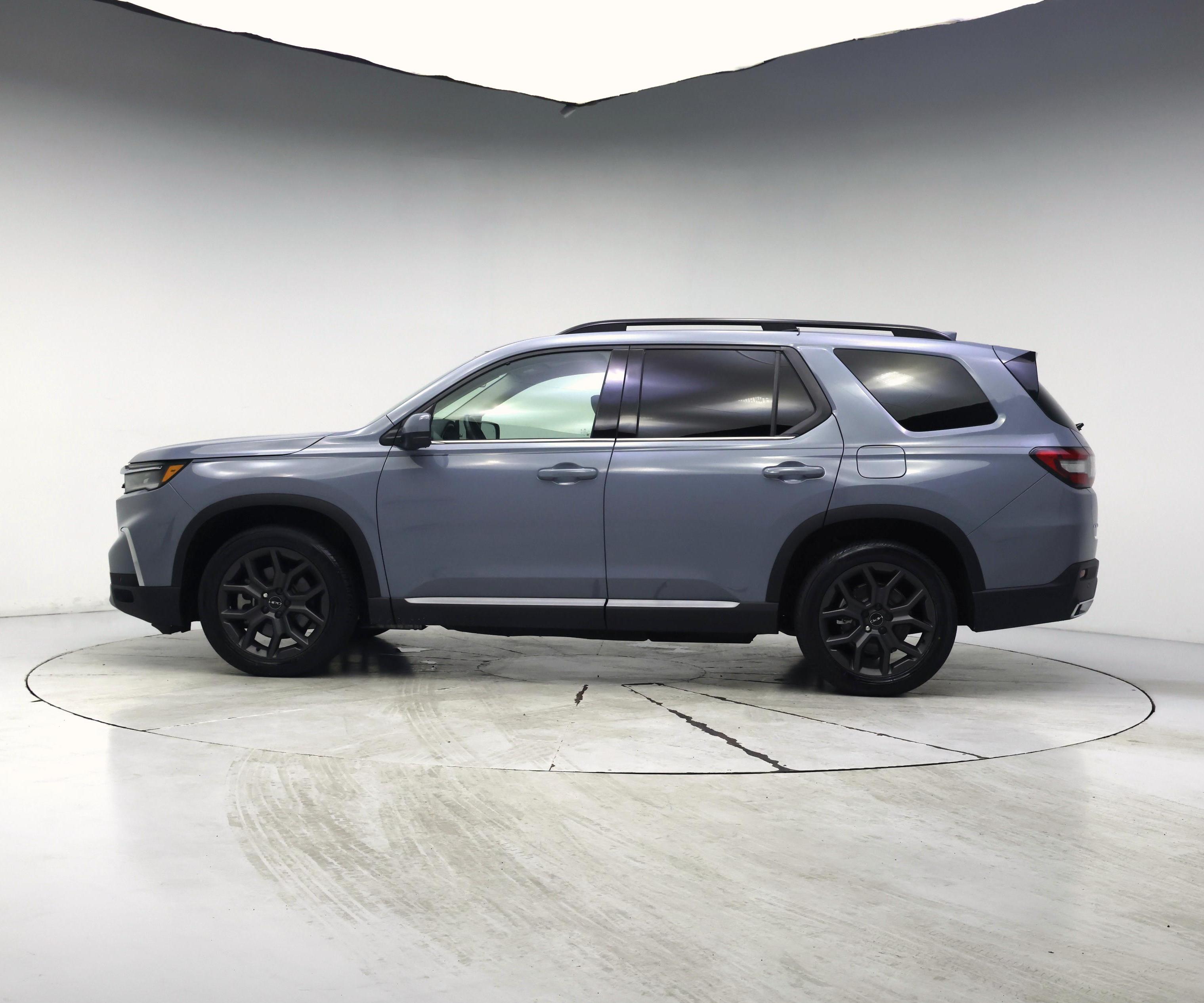 Thumbnail: 2023 Honda Pilot - 3
