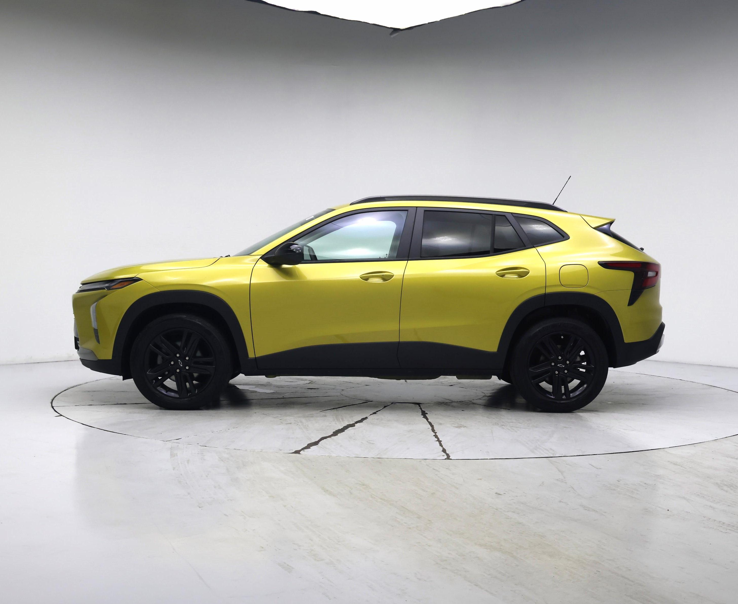 Thumbnail: 2025 Chevrolet Trax - 3