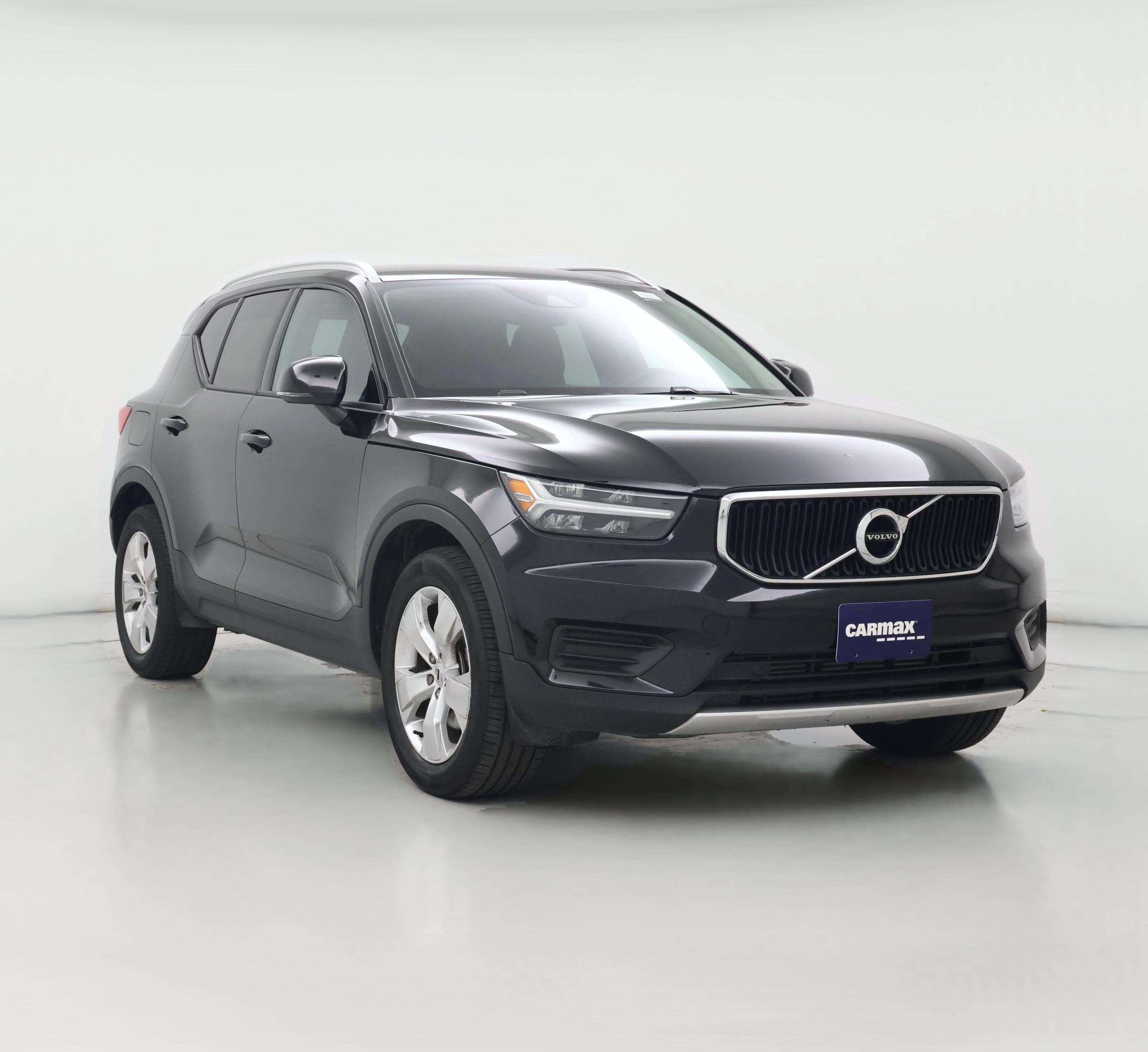 Thumbnail: 2022 Volvo XC40 - 1