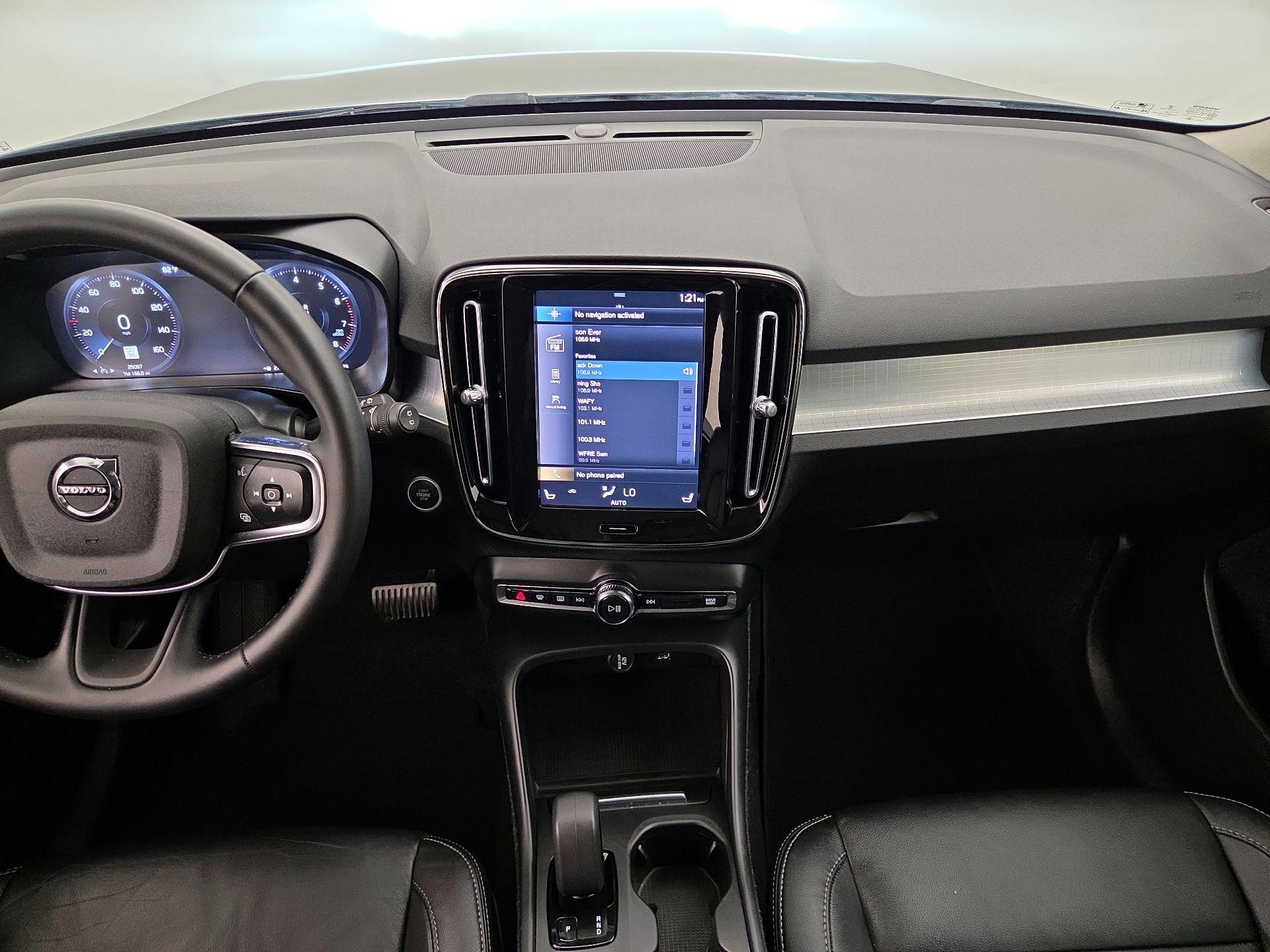 Thumbnail: 2022 Volvo XC40 - 9