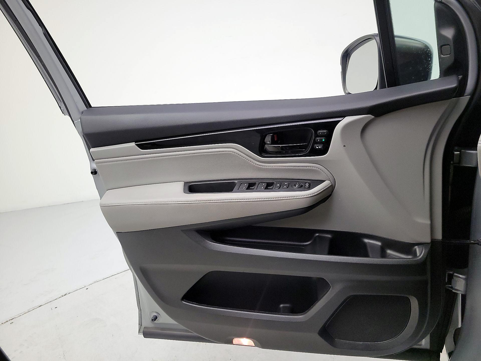 Thumbnail: 2023 Honda Odyssey - 12