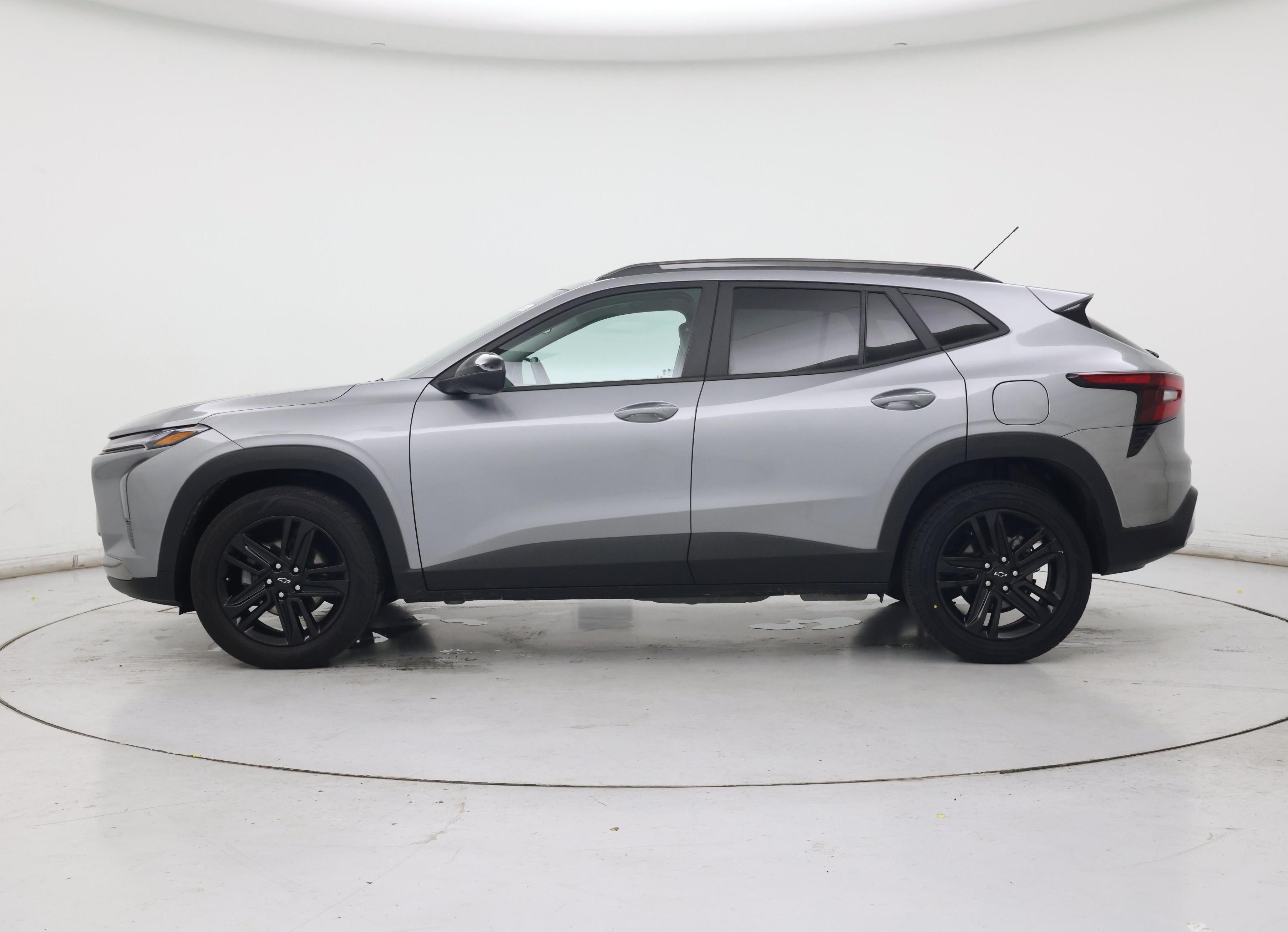 Thumbnail: 2024 Chevrolet Trax - 3