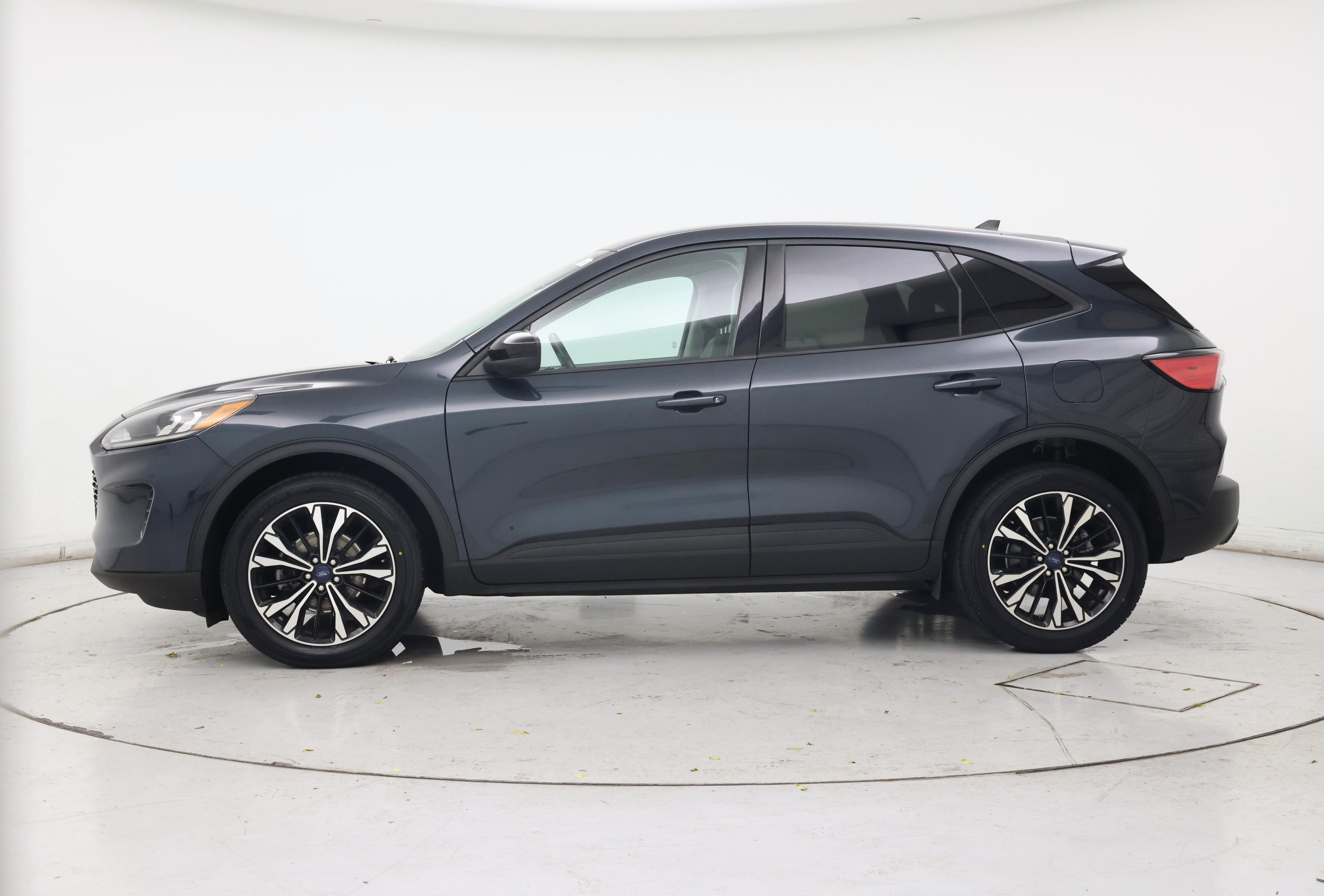 Thumbnail: 2022 Ford Escape - 3