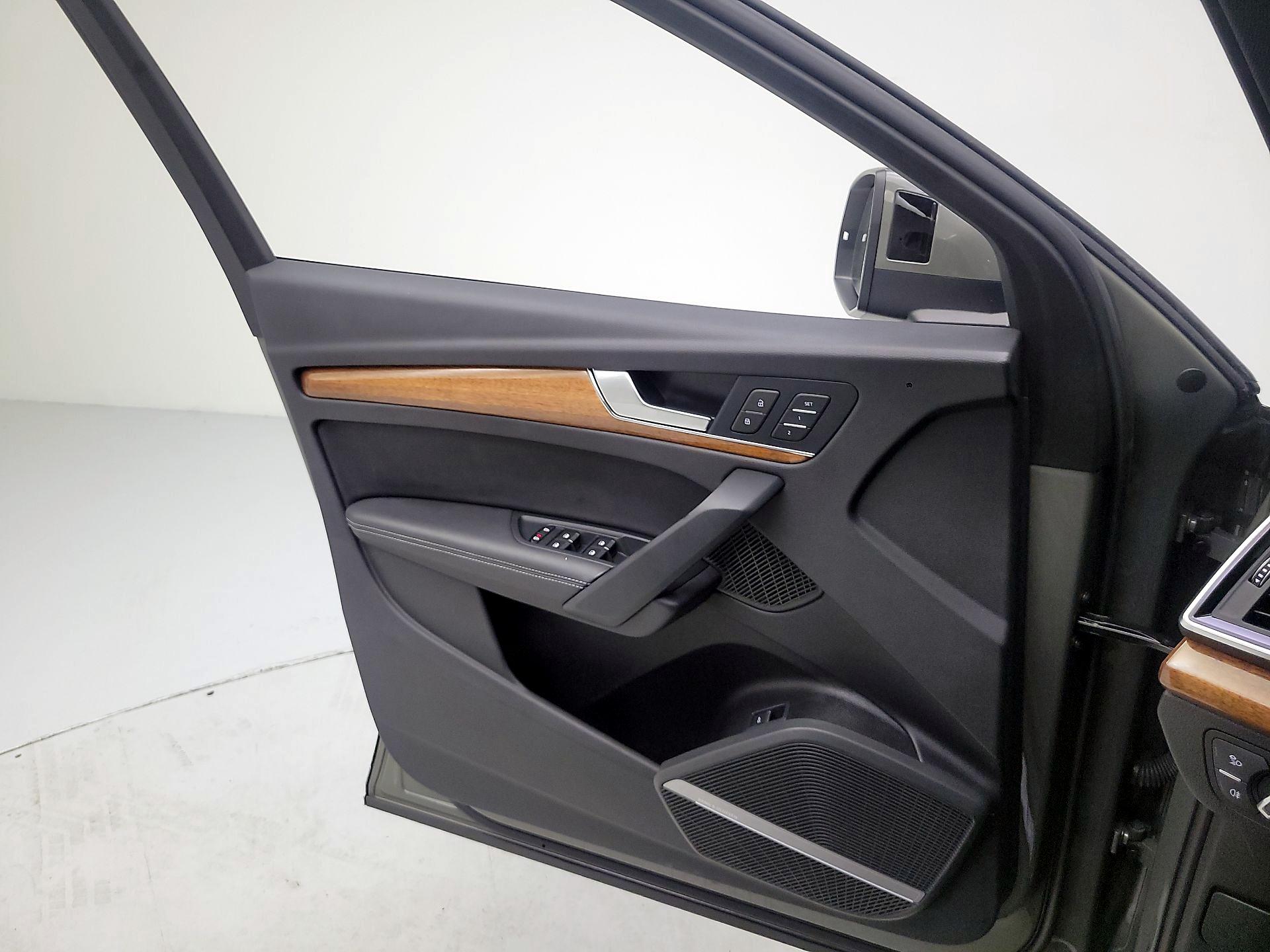 Thumbnail: 2023 Audi Q5 - 12