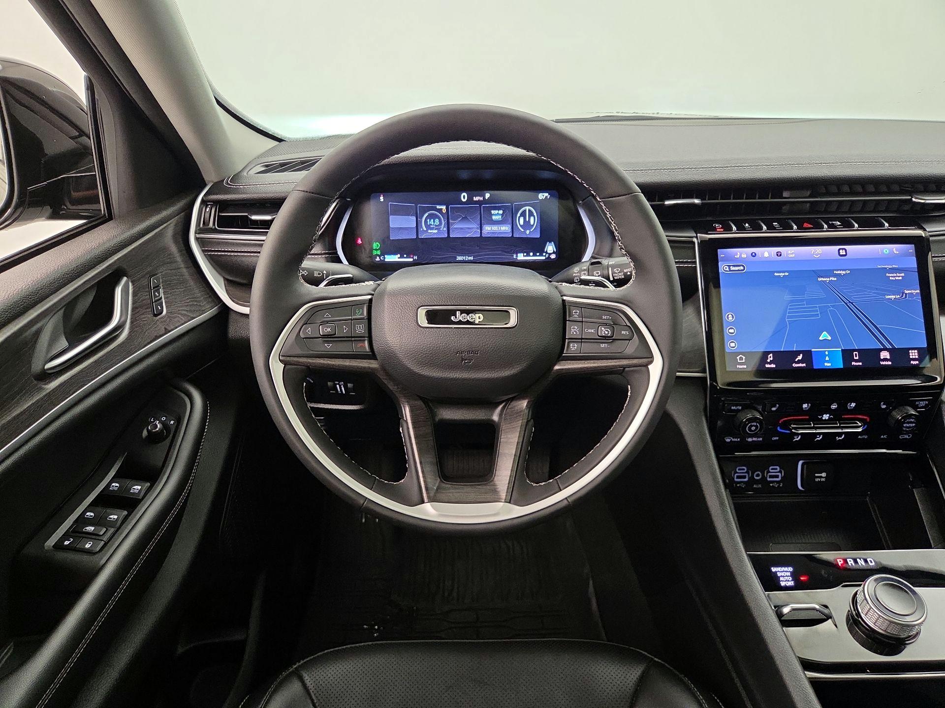 Thumbnail: 2023 Jeep Grand Cherokee - 10