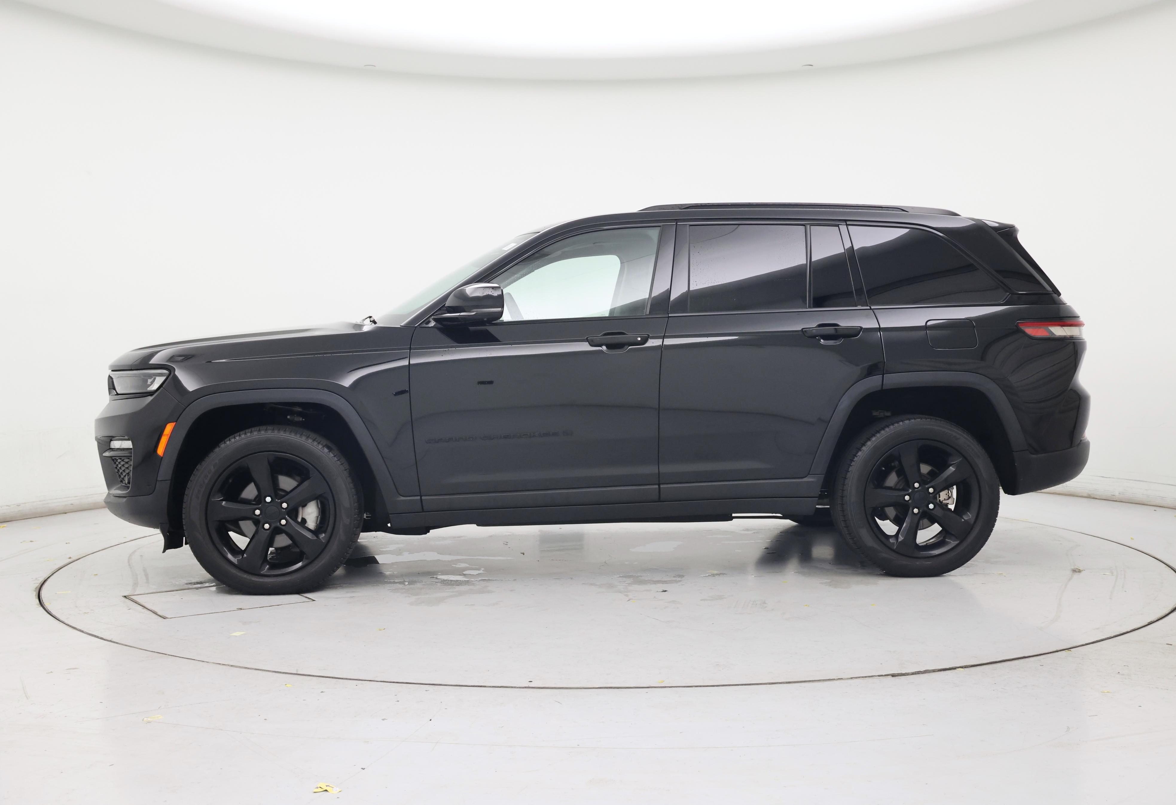 Thumbnail: 2023 Jeep Grand Cherokee - 3