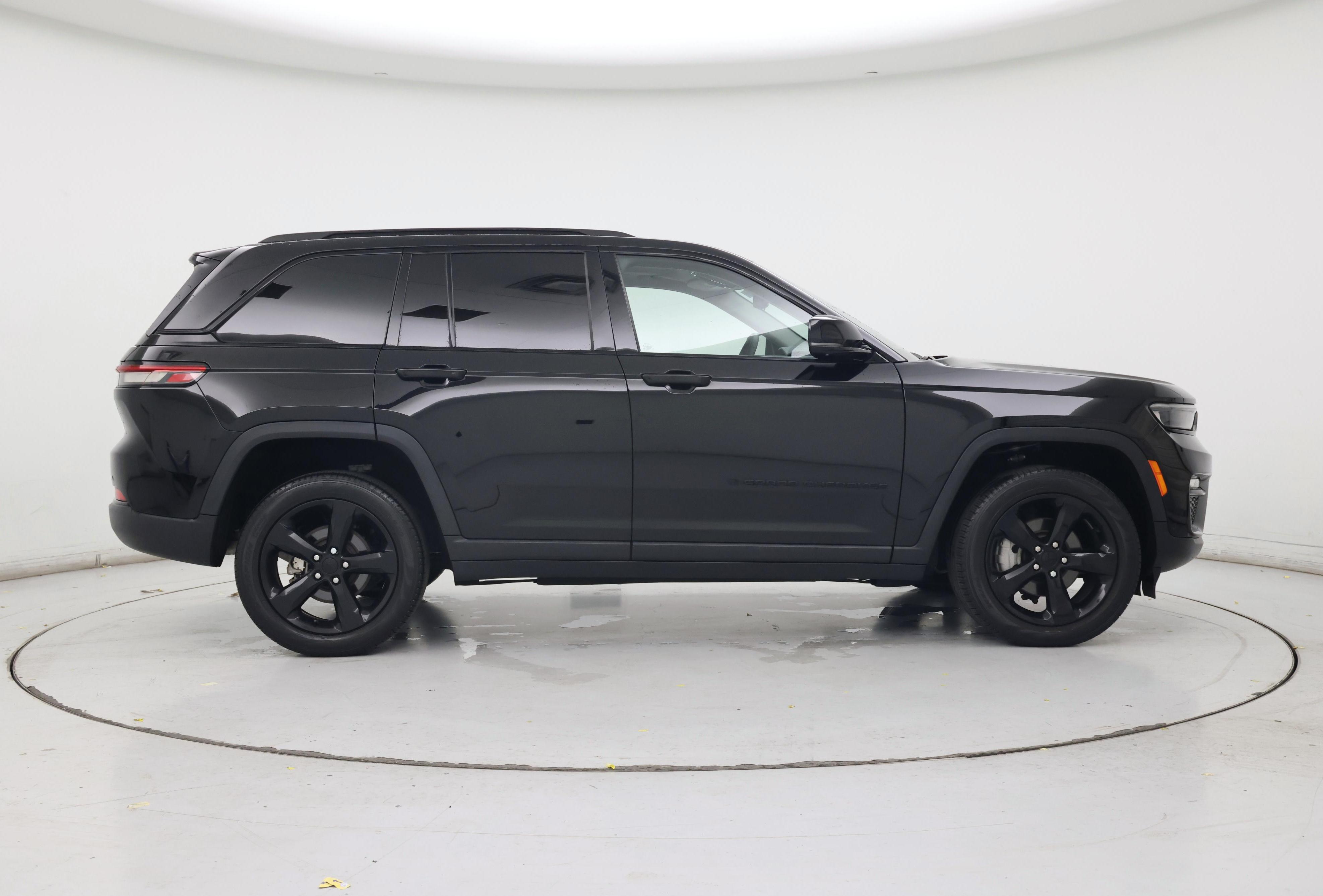 Thumbnail: 2023 Jeep Grand Cherokee - 7