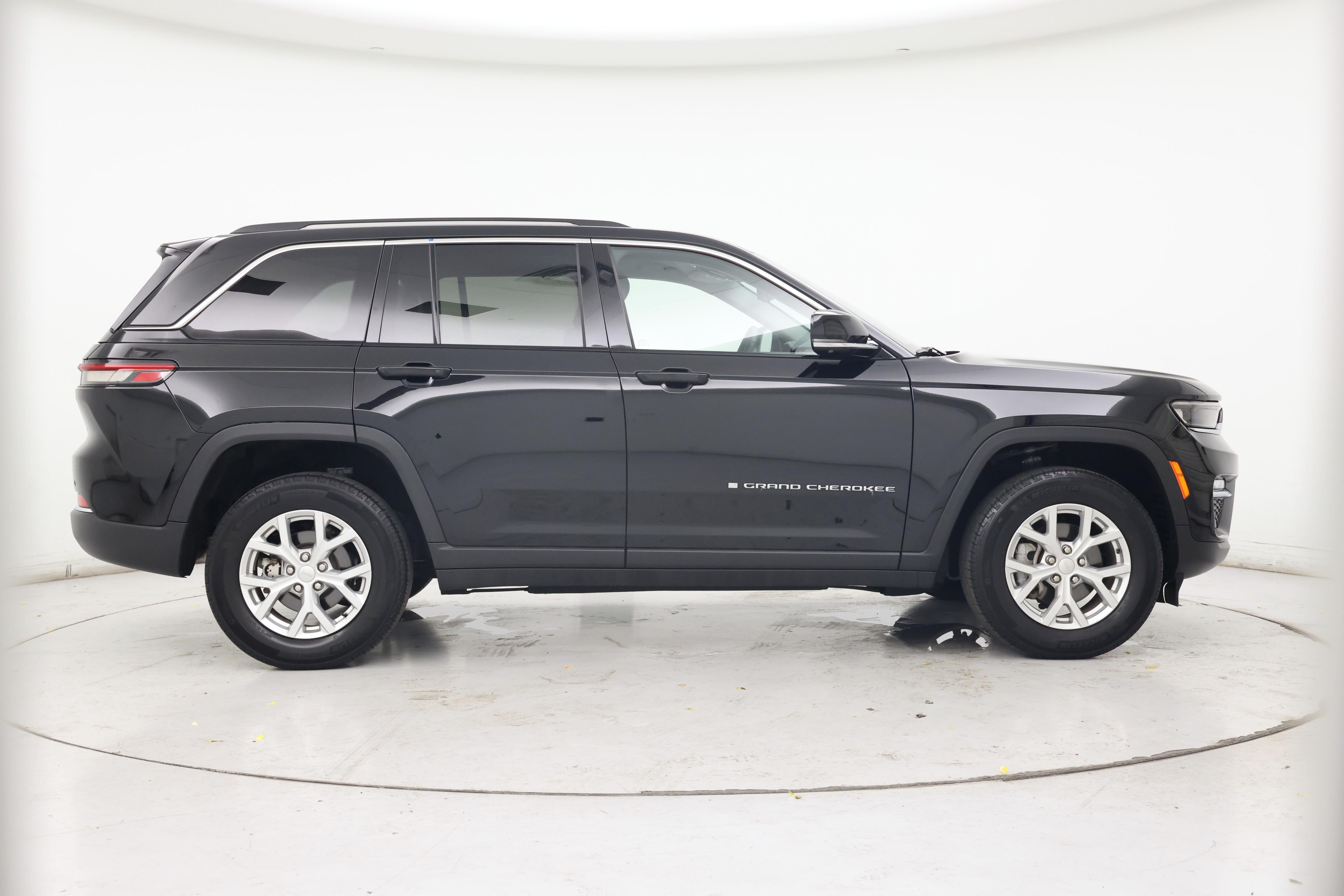 Thumbnail: 2023 Jeep Grand Cherokee - 7