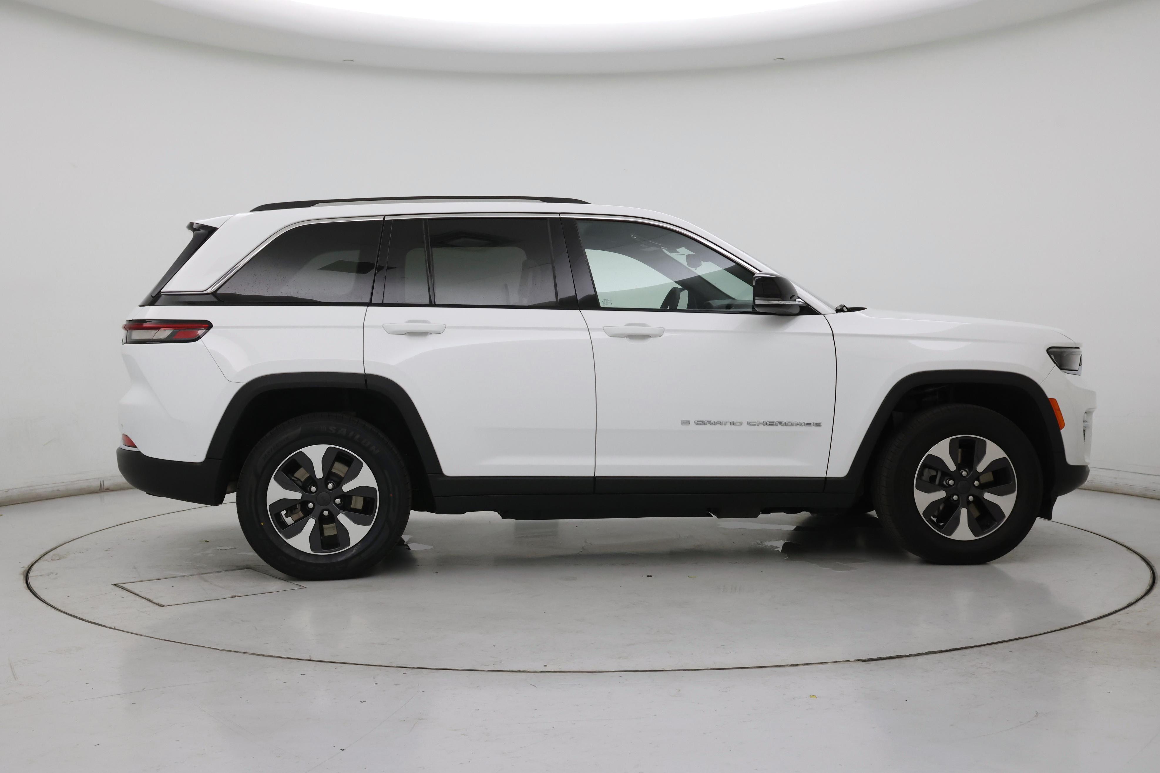 Thumbnail: 2023 Jeep Grand Cherokee - 7