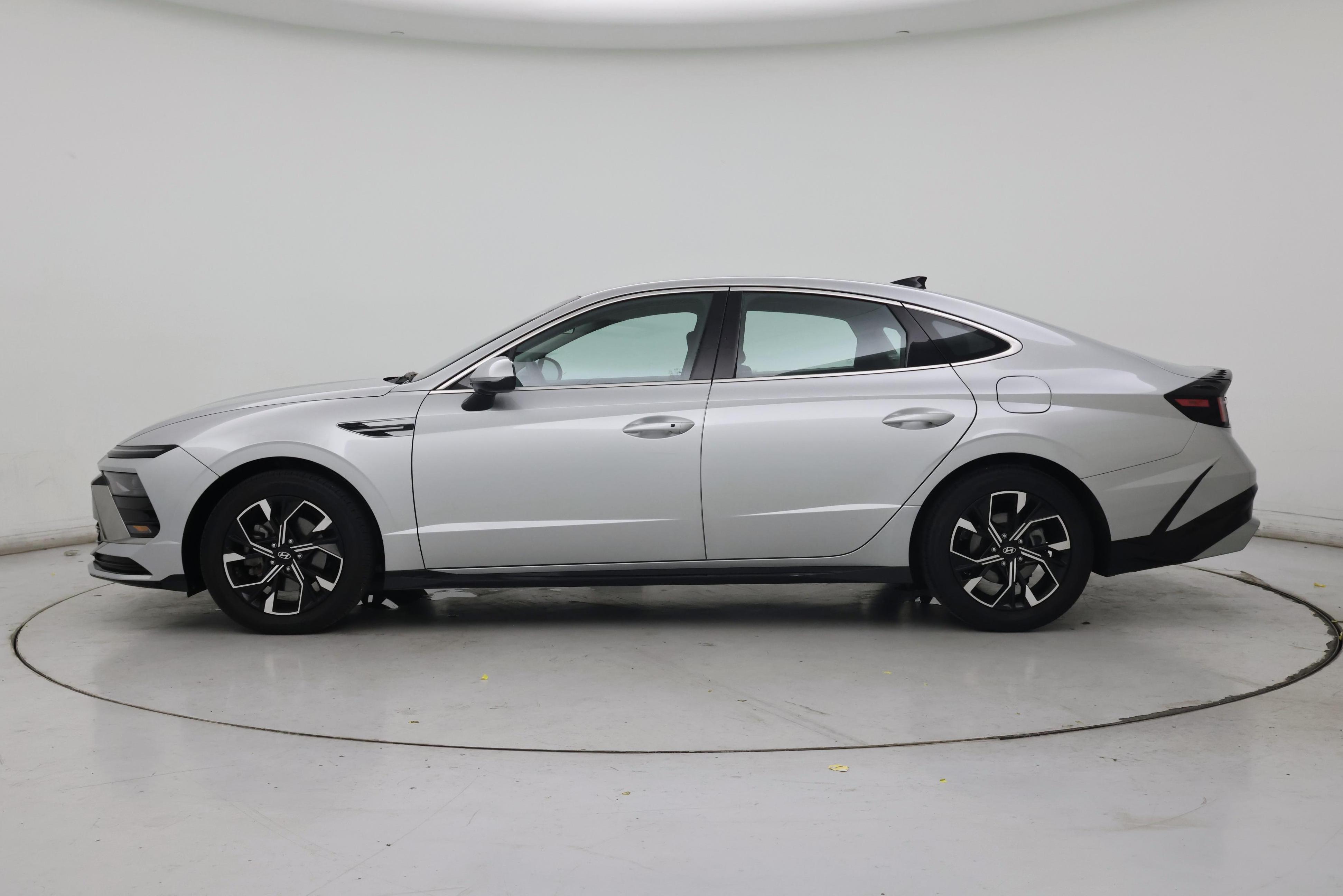 Thumbnail: 2025 Hyundai Sonata - 3