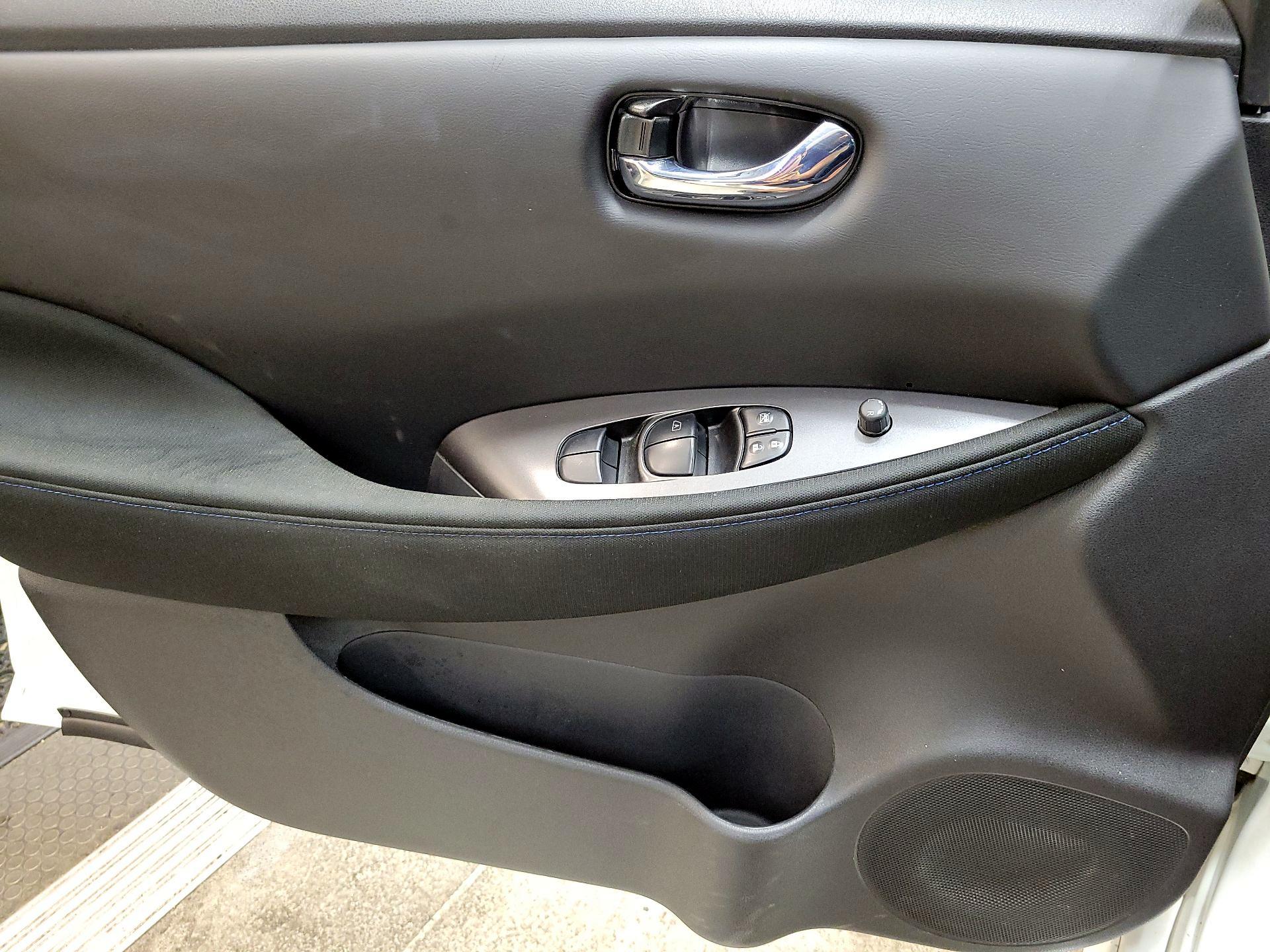 Thumbnail: 2023 Nissan Leaf - 12