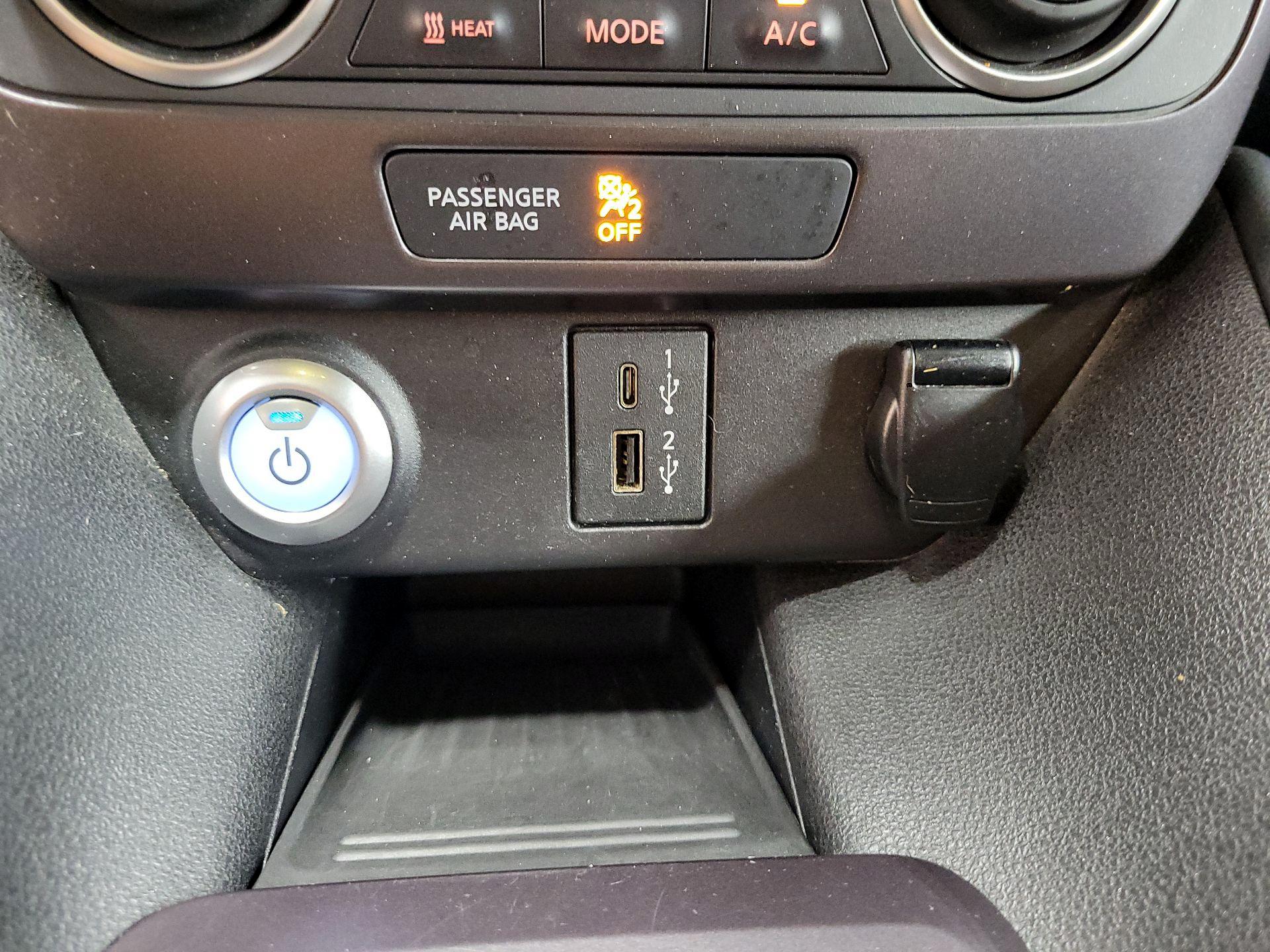 Thumbnail: 2023 Nissan Leaf - 18