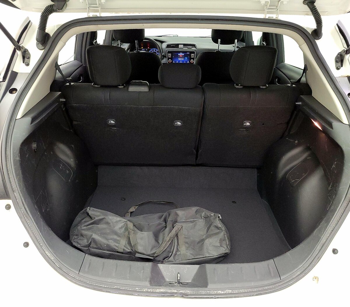 Trunk/Cargo (Seats Up)
