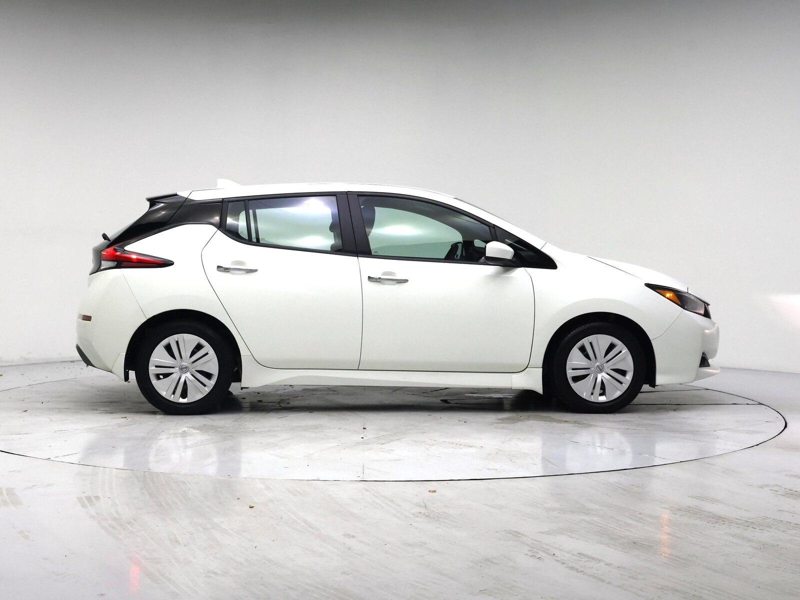 2023 Nissan Leaf S - Photo 8