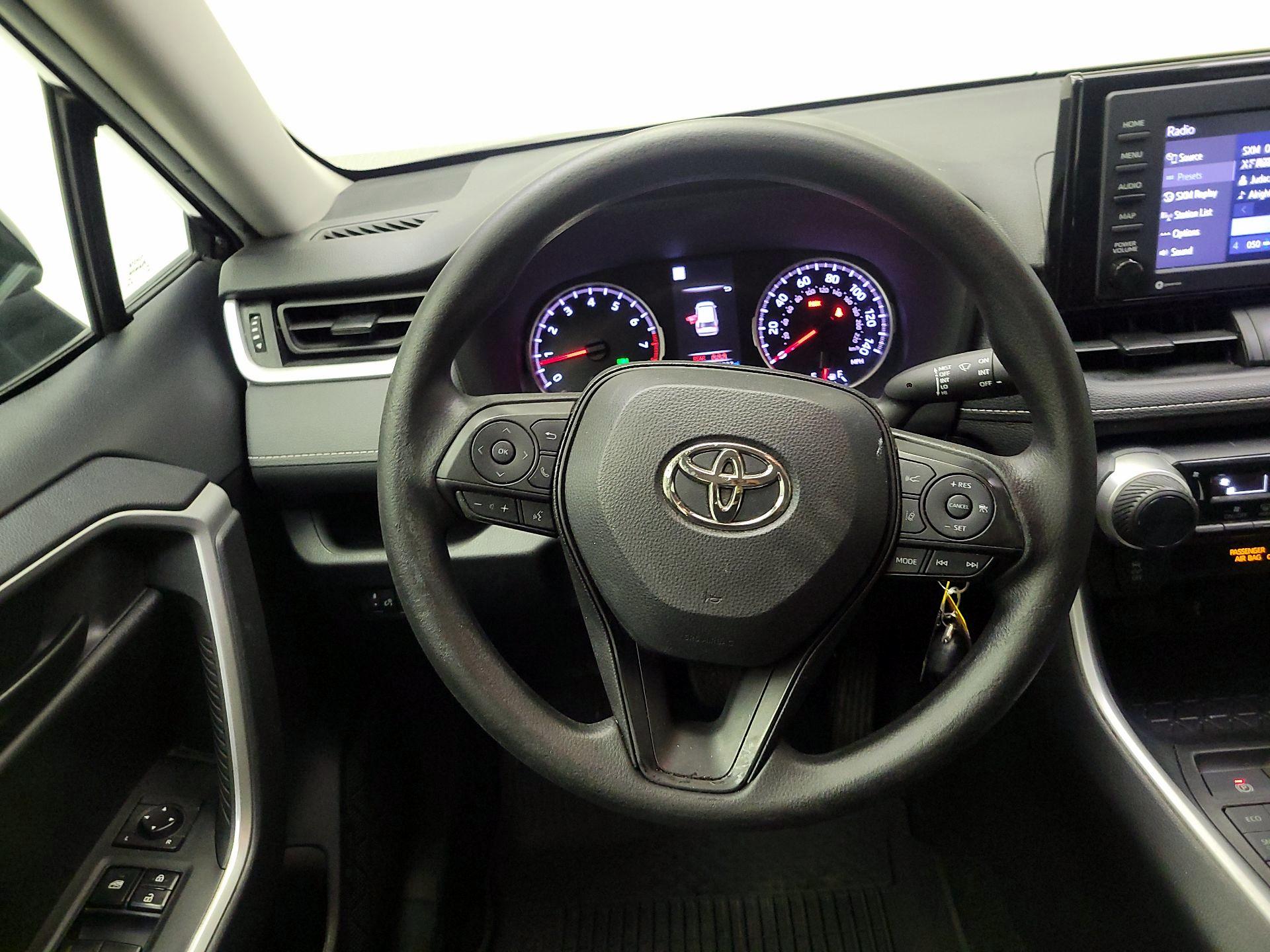 Thumbnail: 2021 Toyota RAV4 - 10