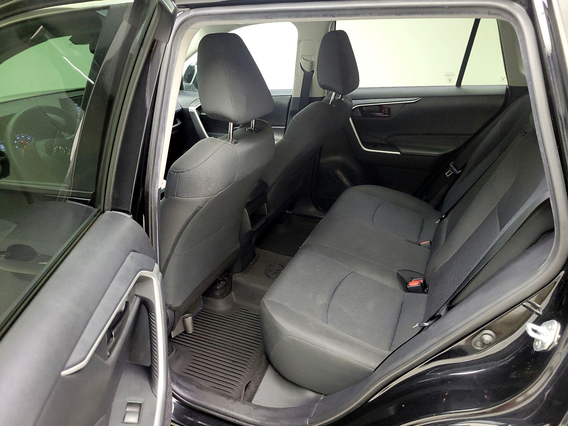Thumbnail: 2021 Toyota RAV4 - 19
