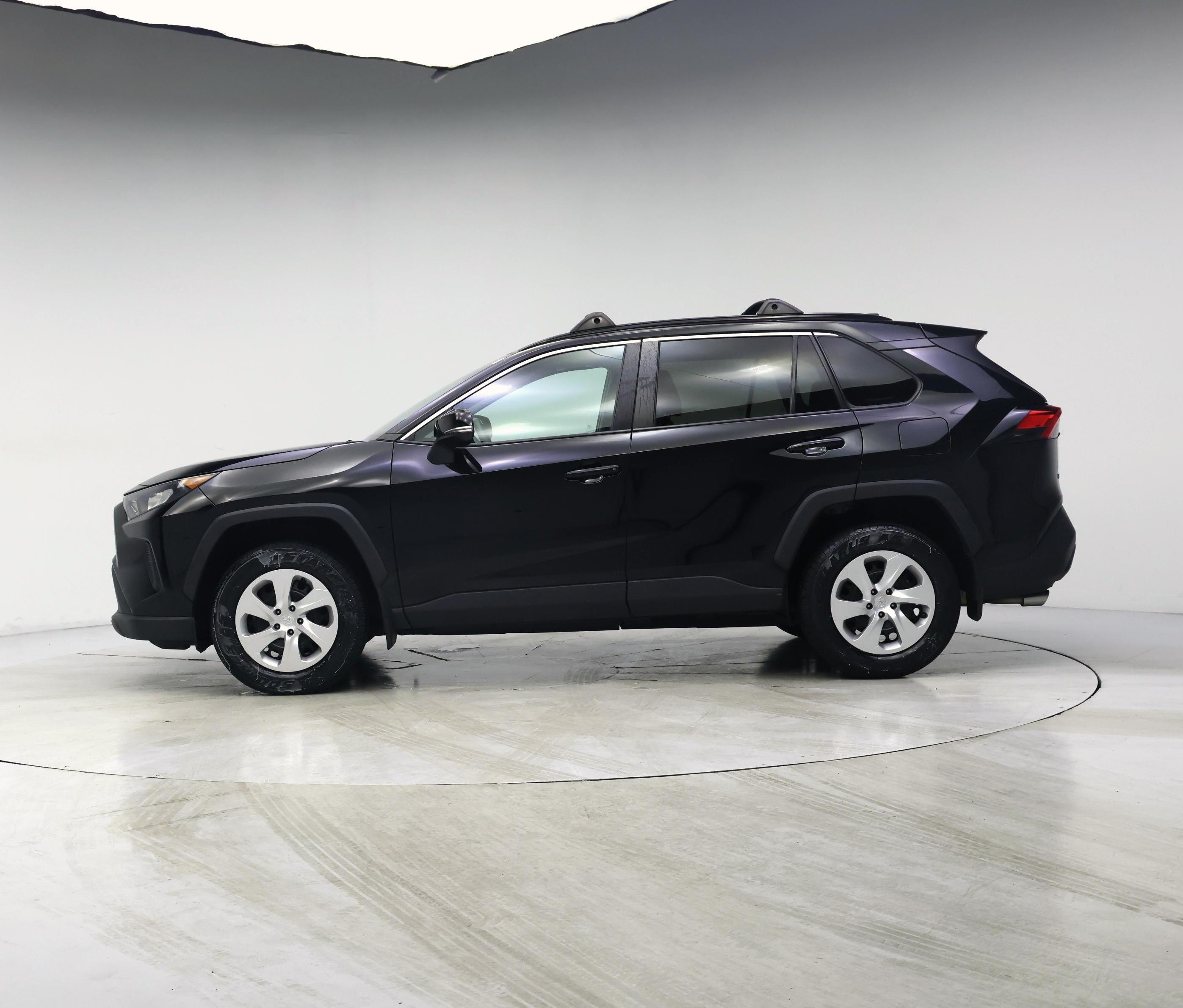 Thumbnail: 2021 Toyota RAV4 - 3