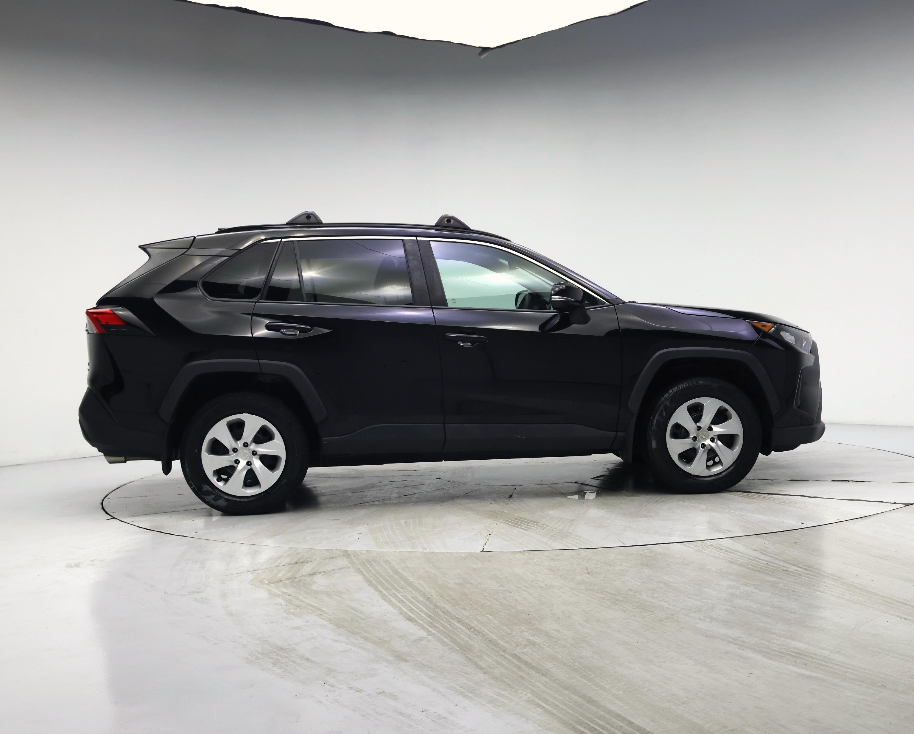 Thumbnail: 2021 Toyota RAV4 - 7