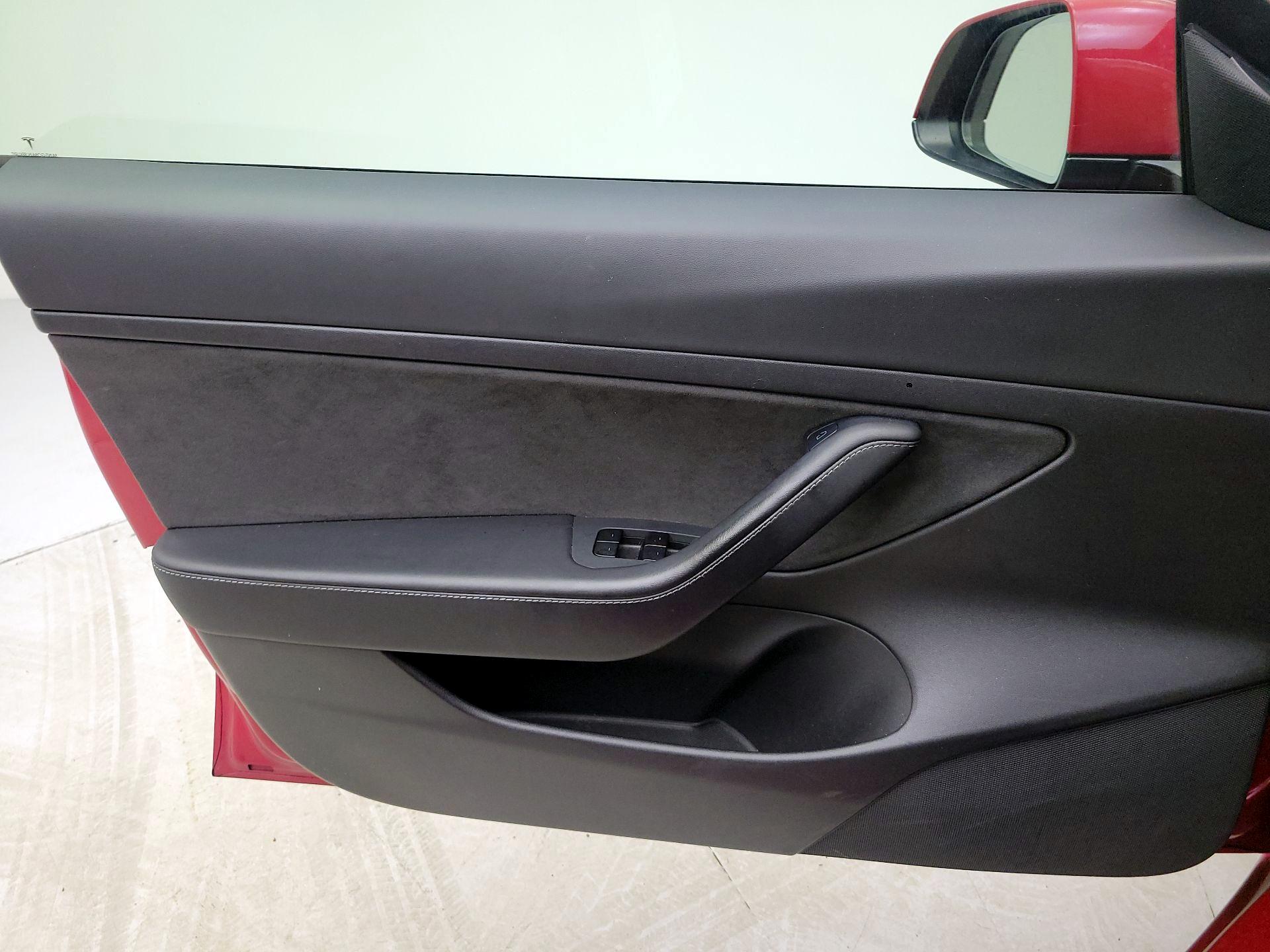 Thumbnail: 2021 Tesla Model 3 - 12