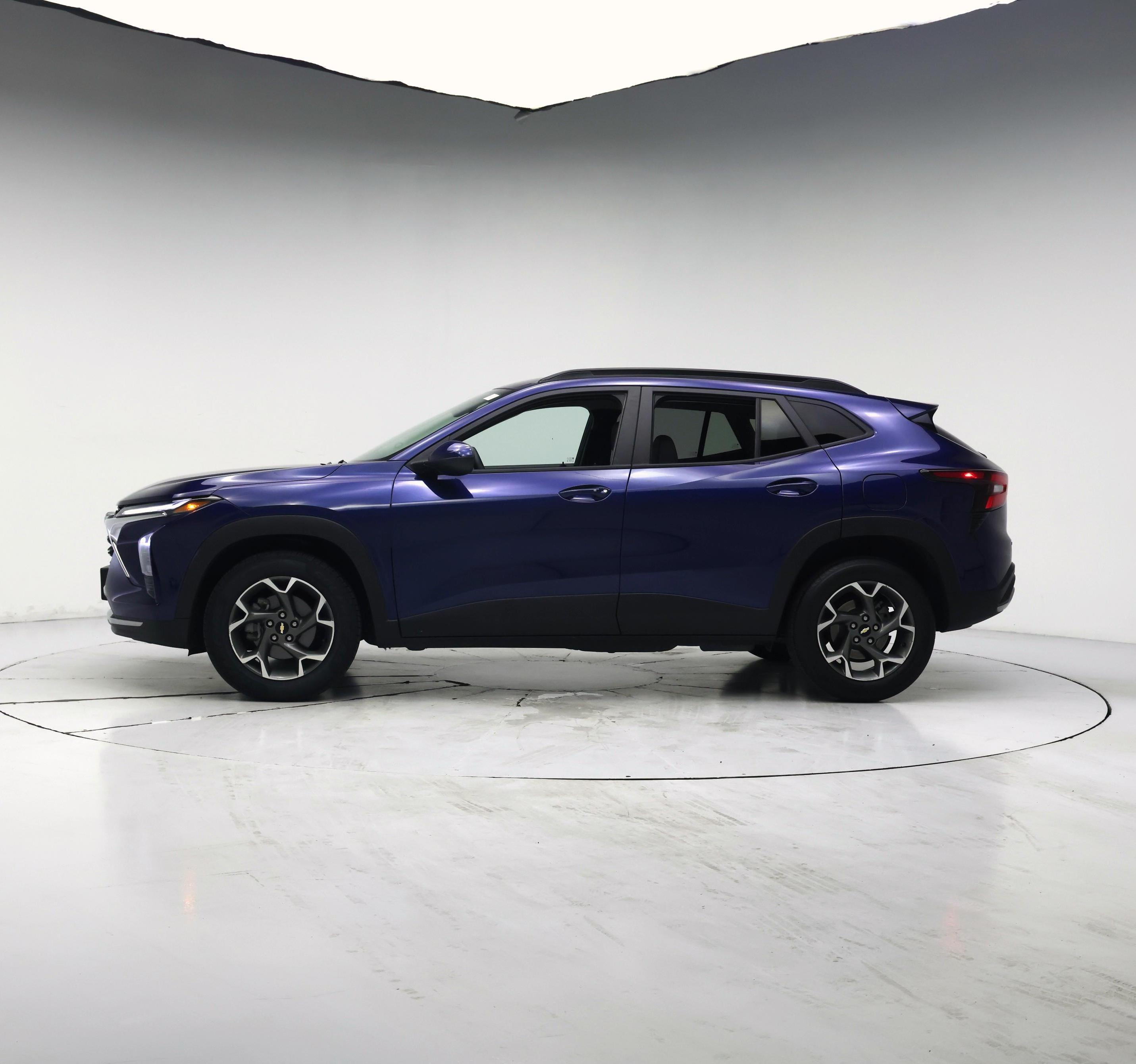 Thumbnail: 2024 Chevrolet Trax - 3