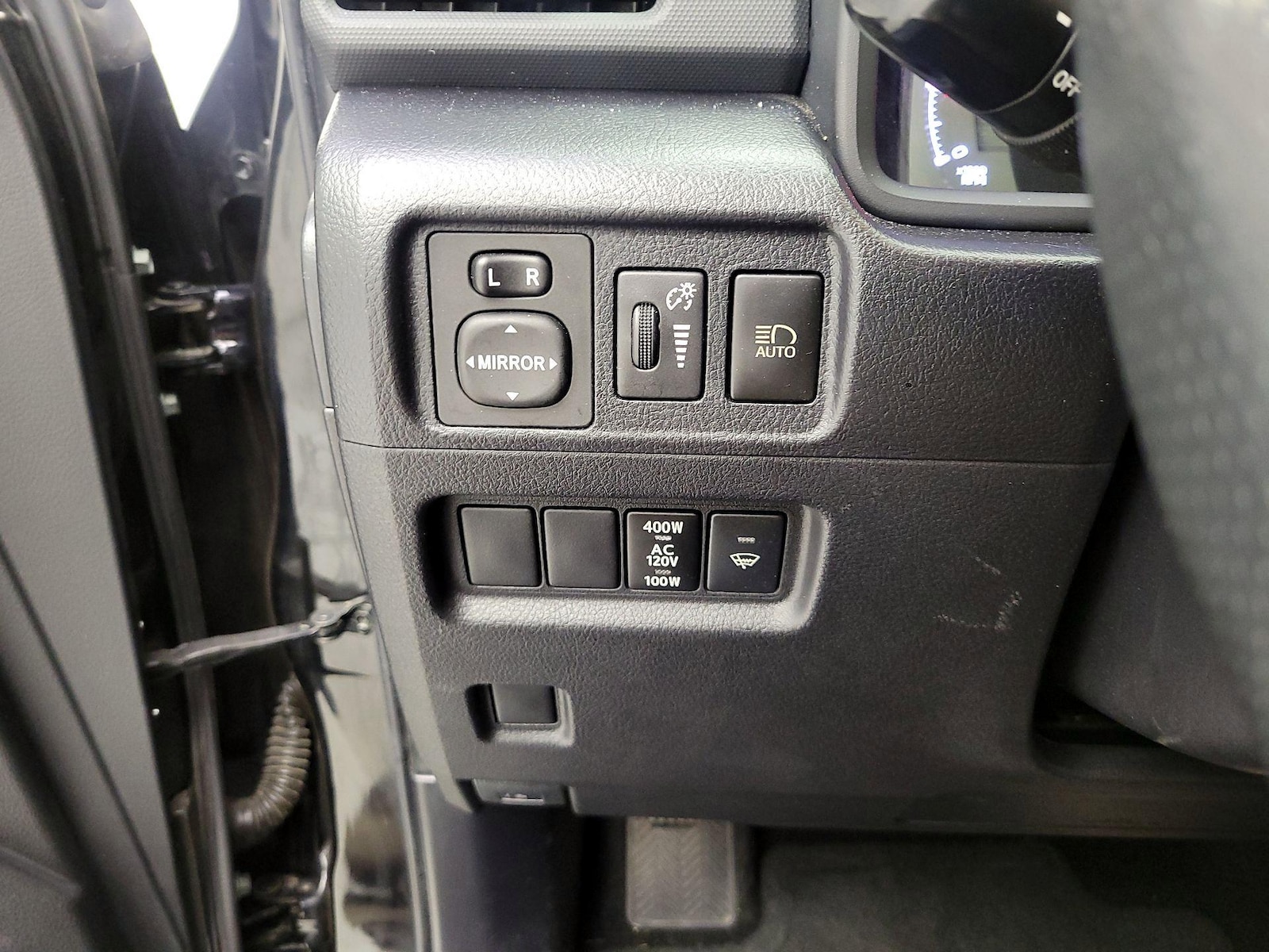 2022 Toyota 4Runner SR5 - Photo 14