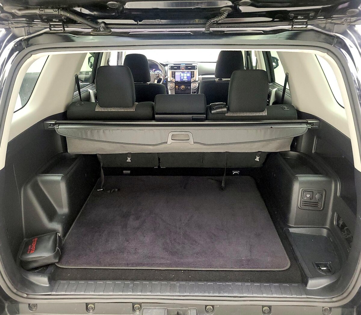 Trunk/Cargo (Seats Up)