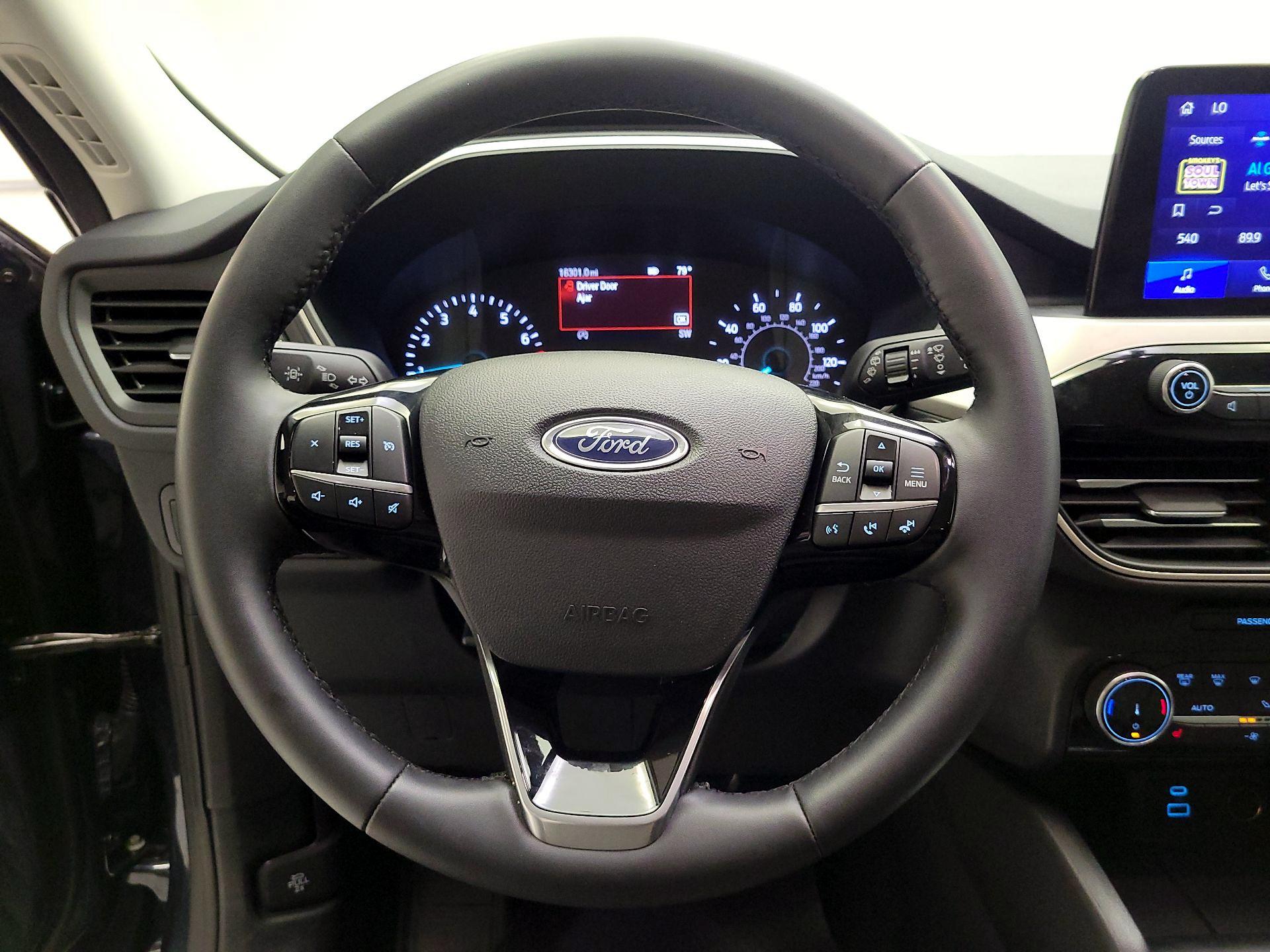 Thumbnail: 2022 Ford Escape - 10