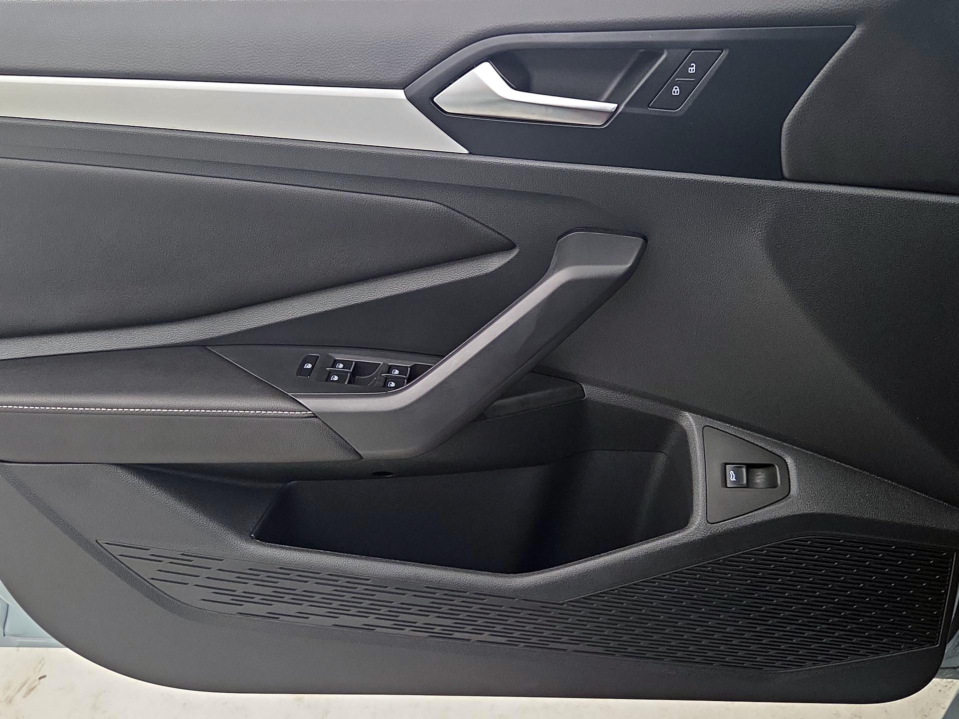 Thumbnail: 2025 Volkswagen Jetta - 12