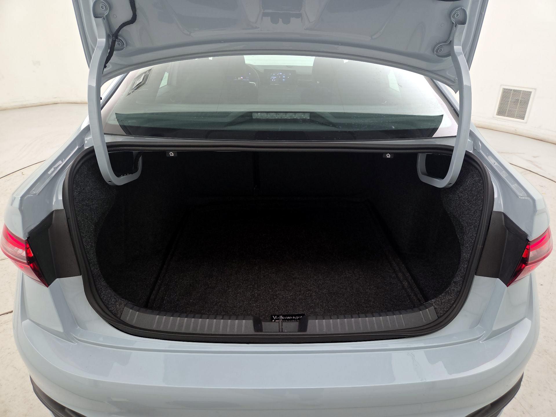 Thumbnail: 2025 Volkswagen Jetta - 20