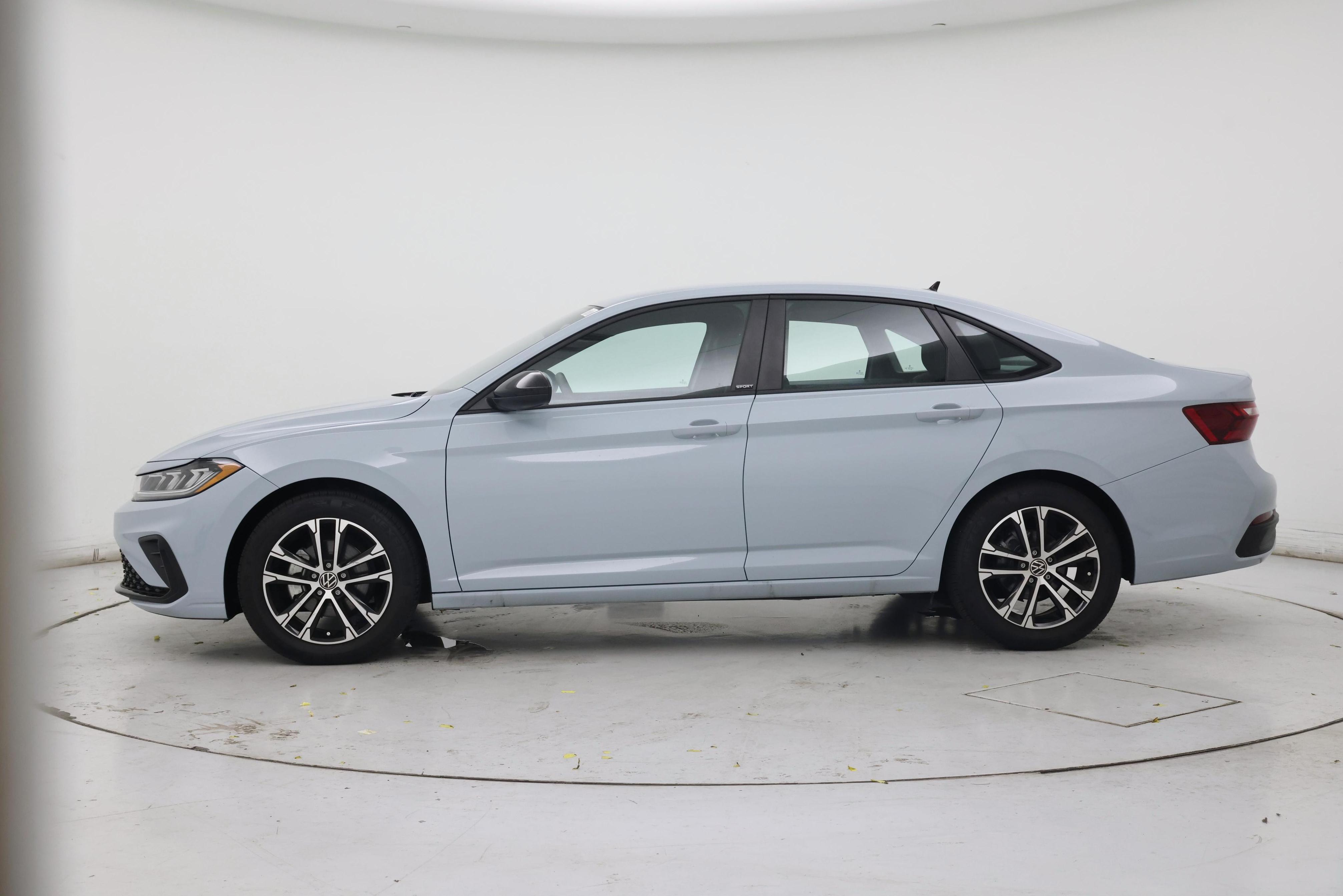Thumbnail: 2025 Volkswagen Jetta - 3