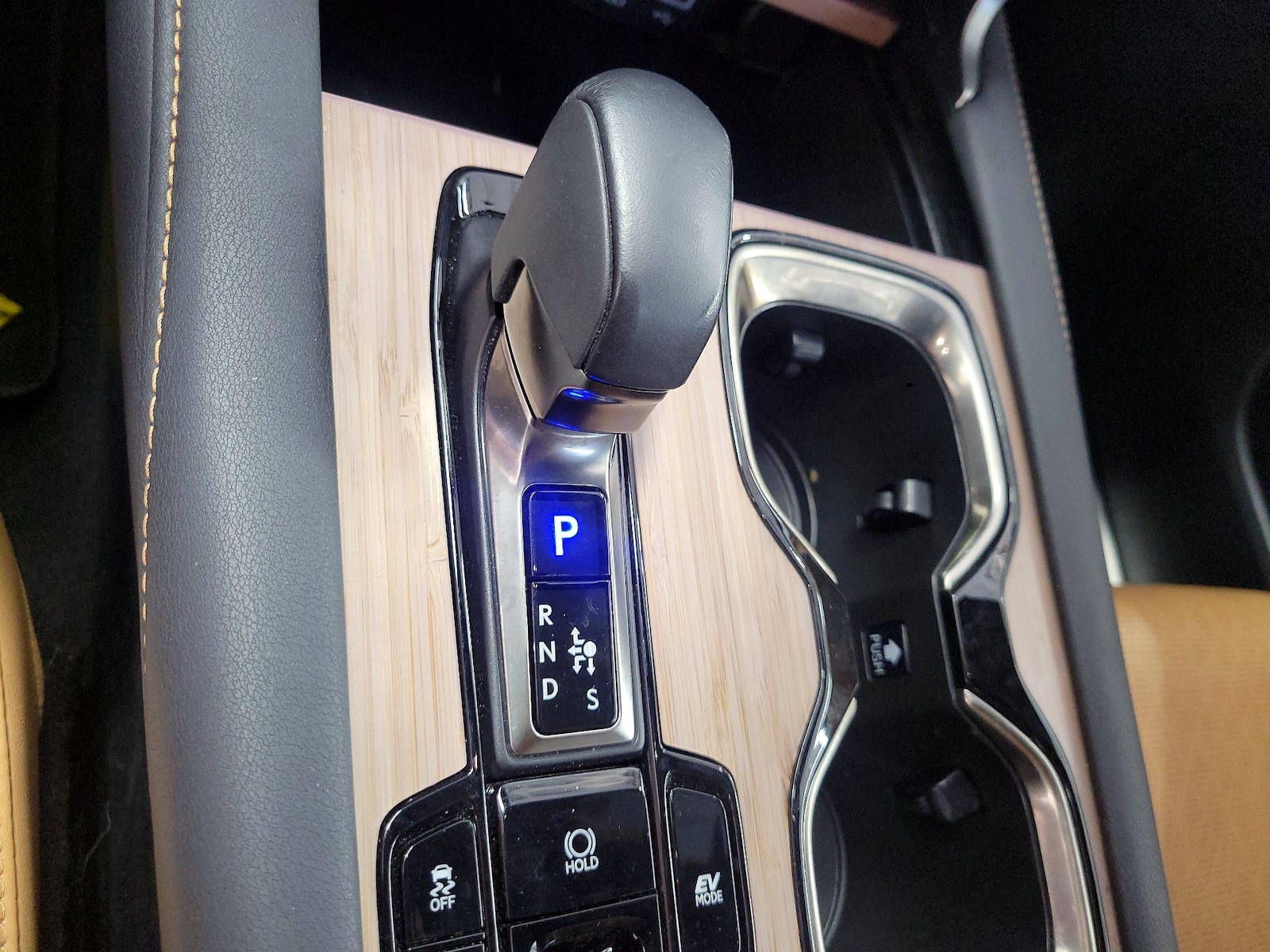 2024 Lexus RX Hybrid 350h - Photo 19