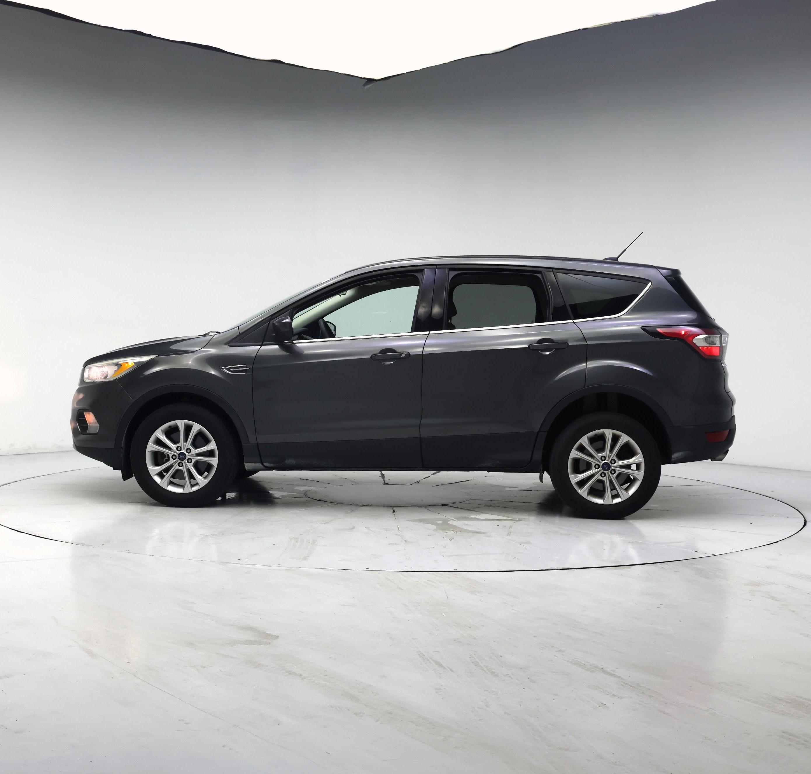 Thumbnail: 2017 Ford Escape - 3