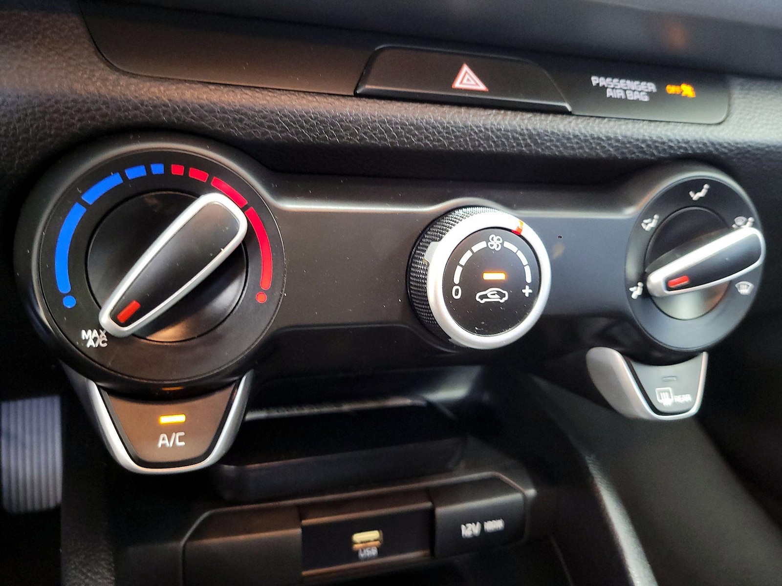 2023 Kia Rio S - Photo 17