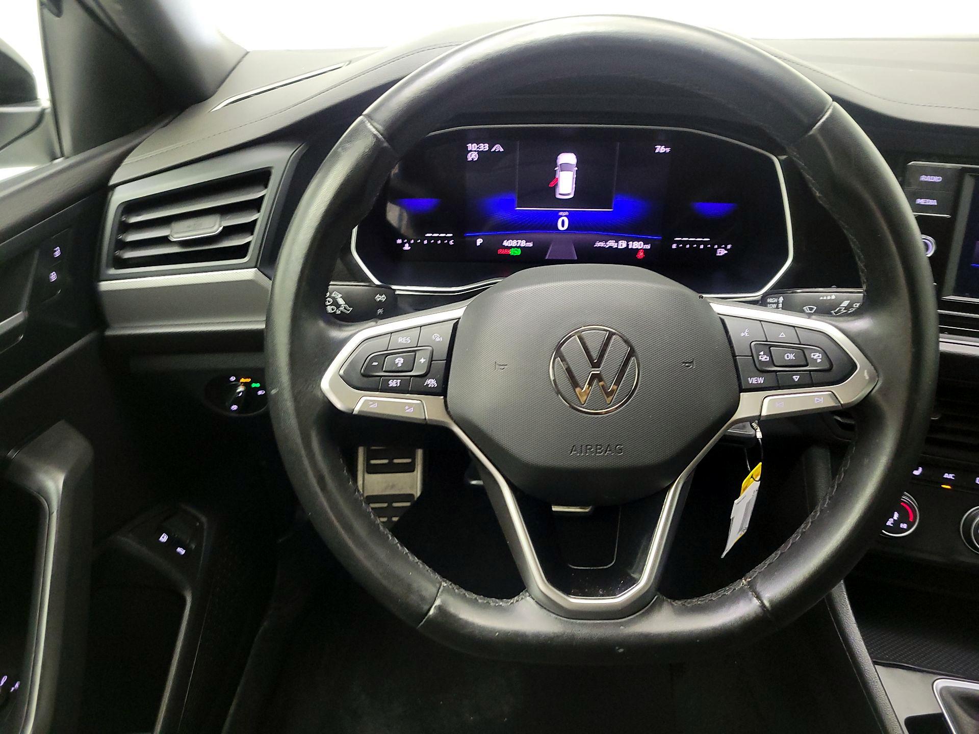 Thumbnail: 2024 Volkswagen Jetta - 10