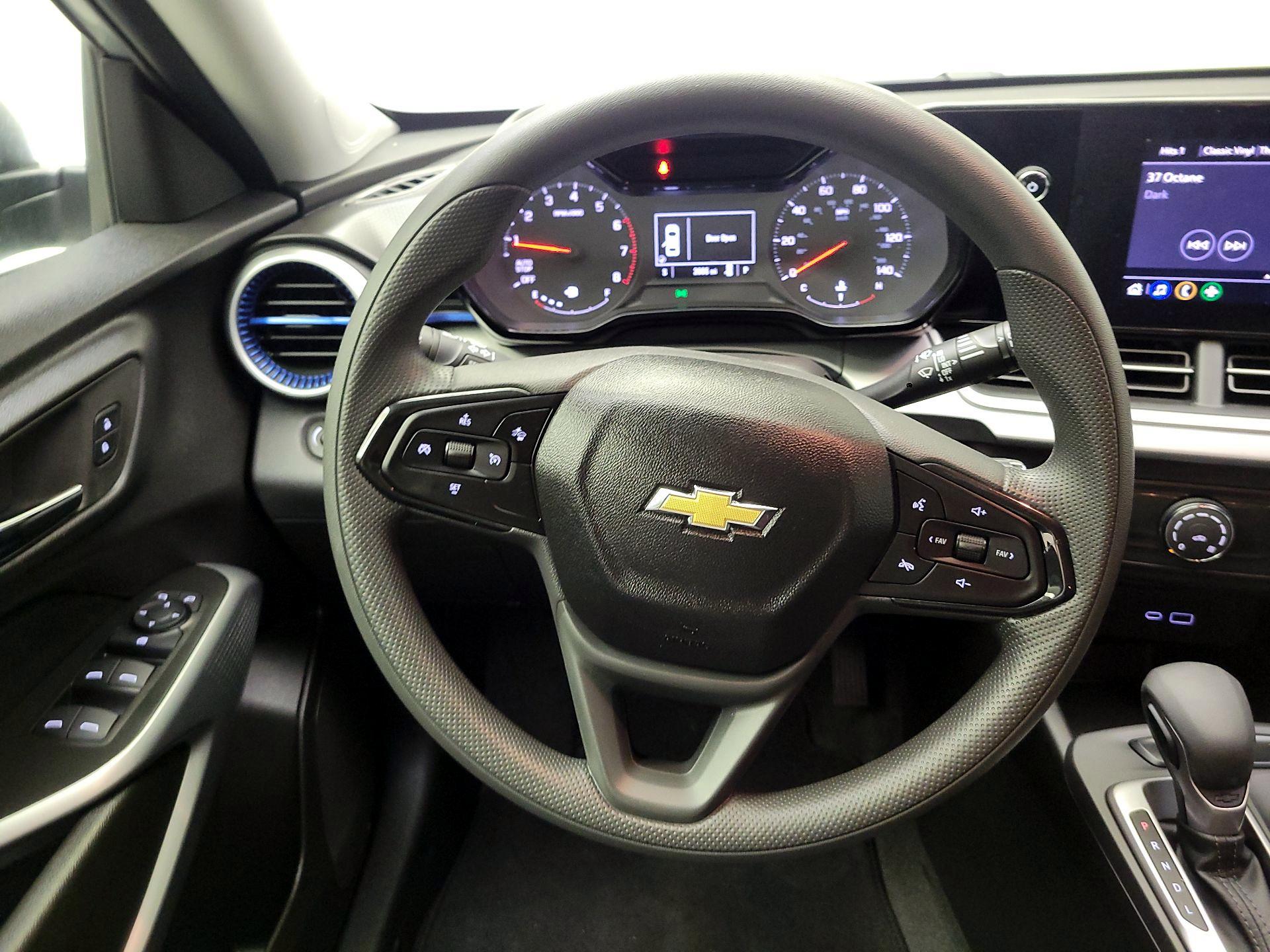 Thumbnail: 2025 Chevrolet Trax - 10