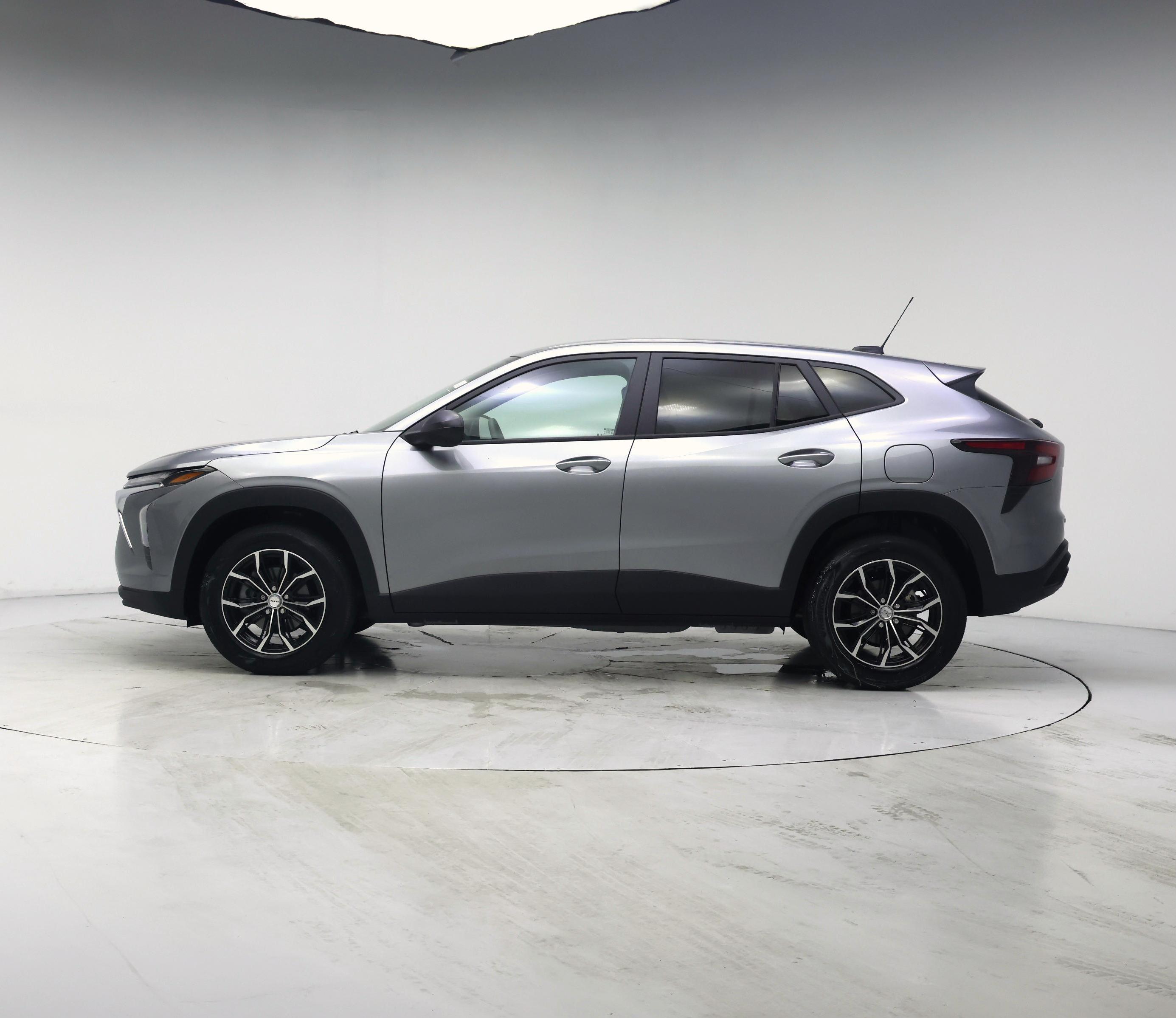 Thumbnail: 2025 Chevrolet Trax - 3