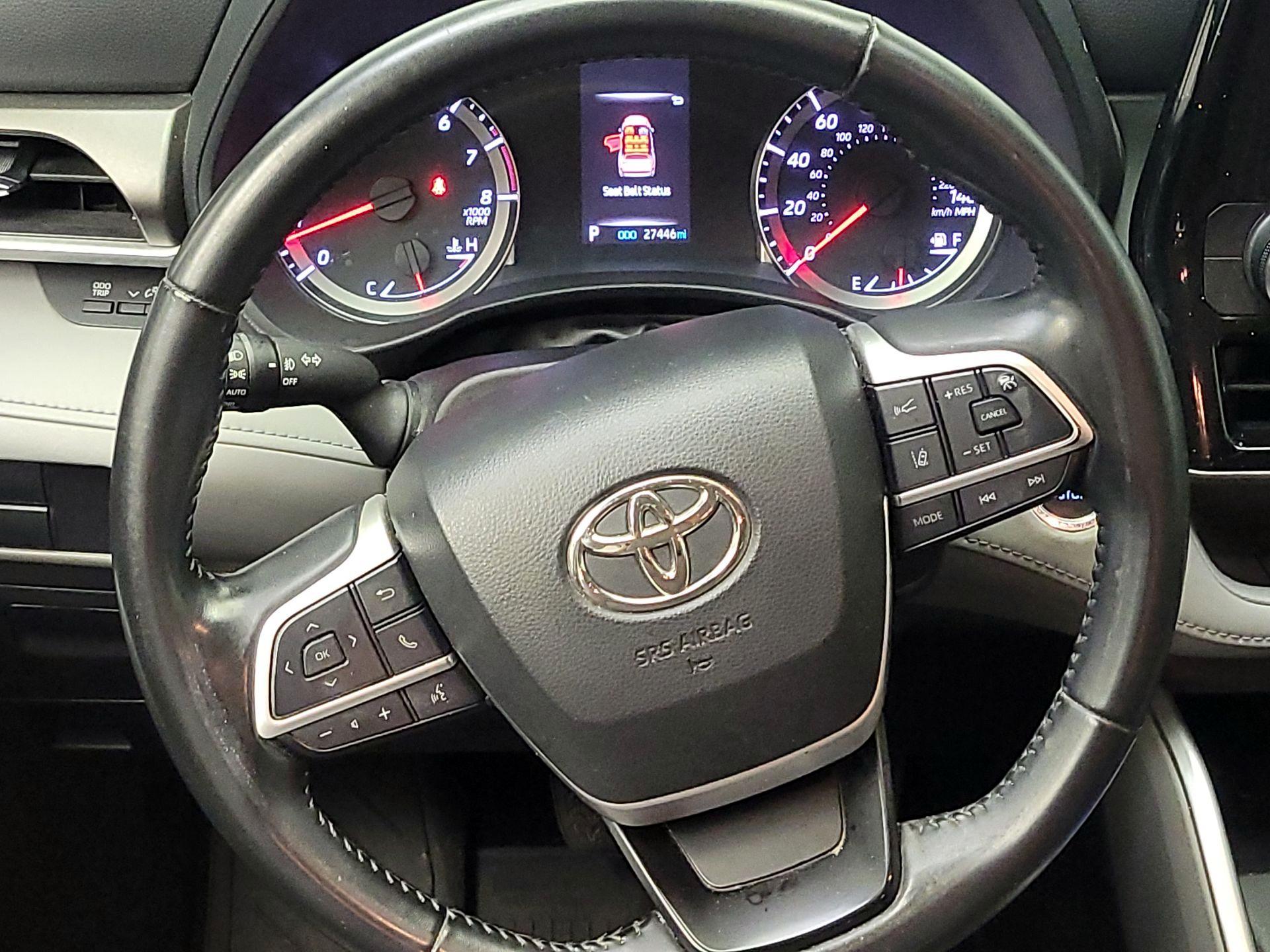 Thumbnail: 2022 Toyota Highlander - 10