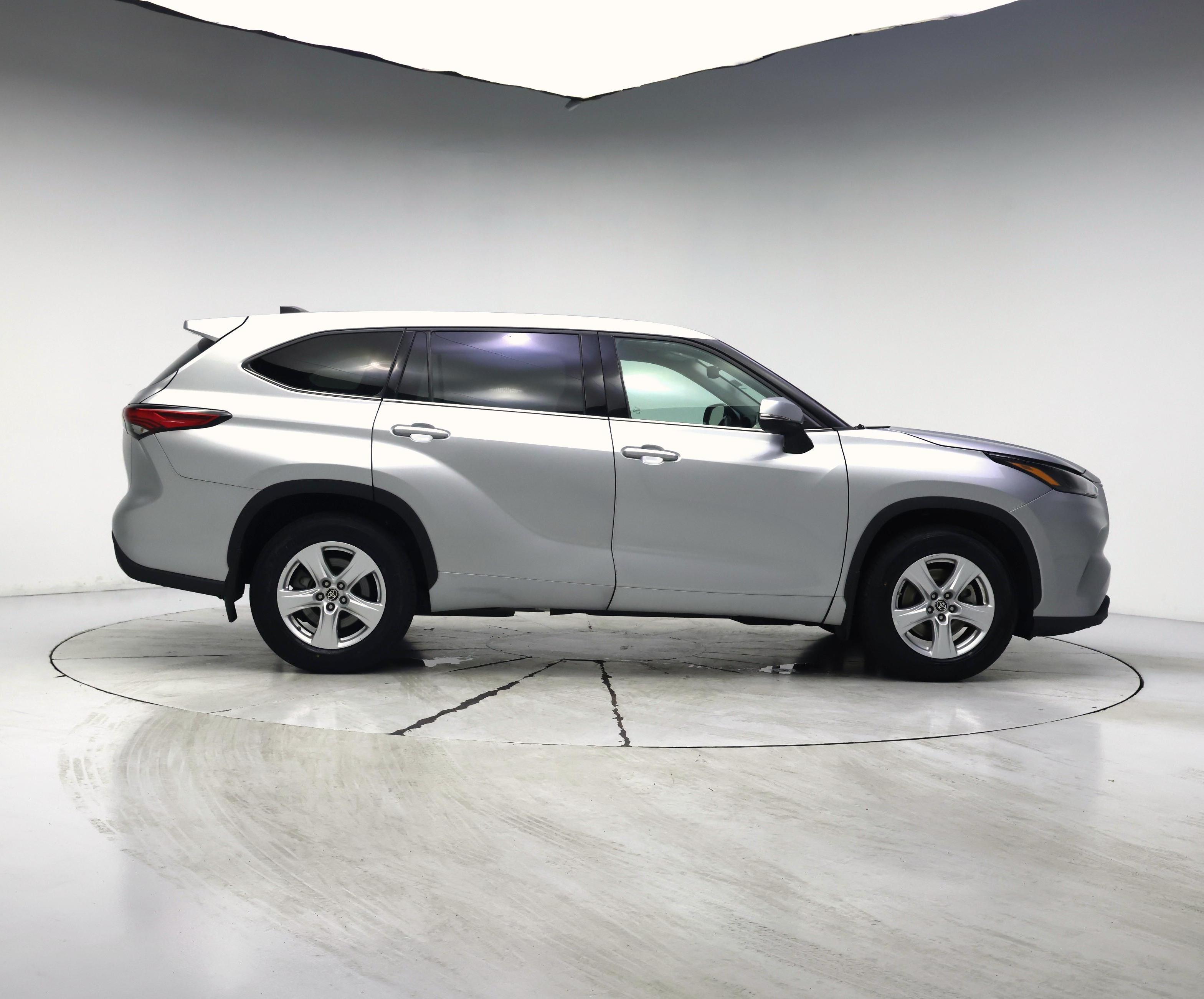Thumbnail: 2022 Toyota Highlander - 7