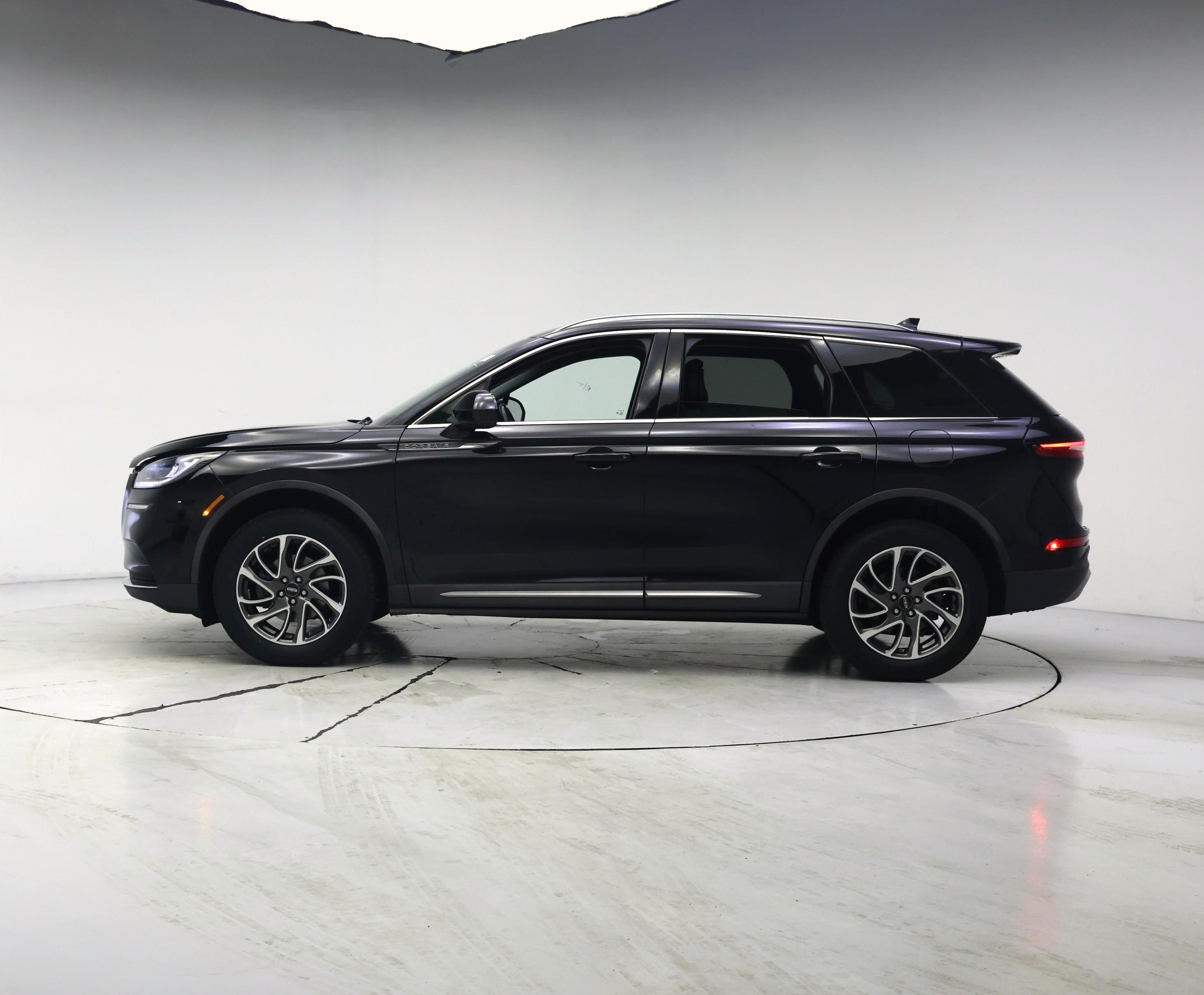 Thumbnail: 2020 Lincoln Corsair - 3