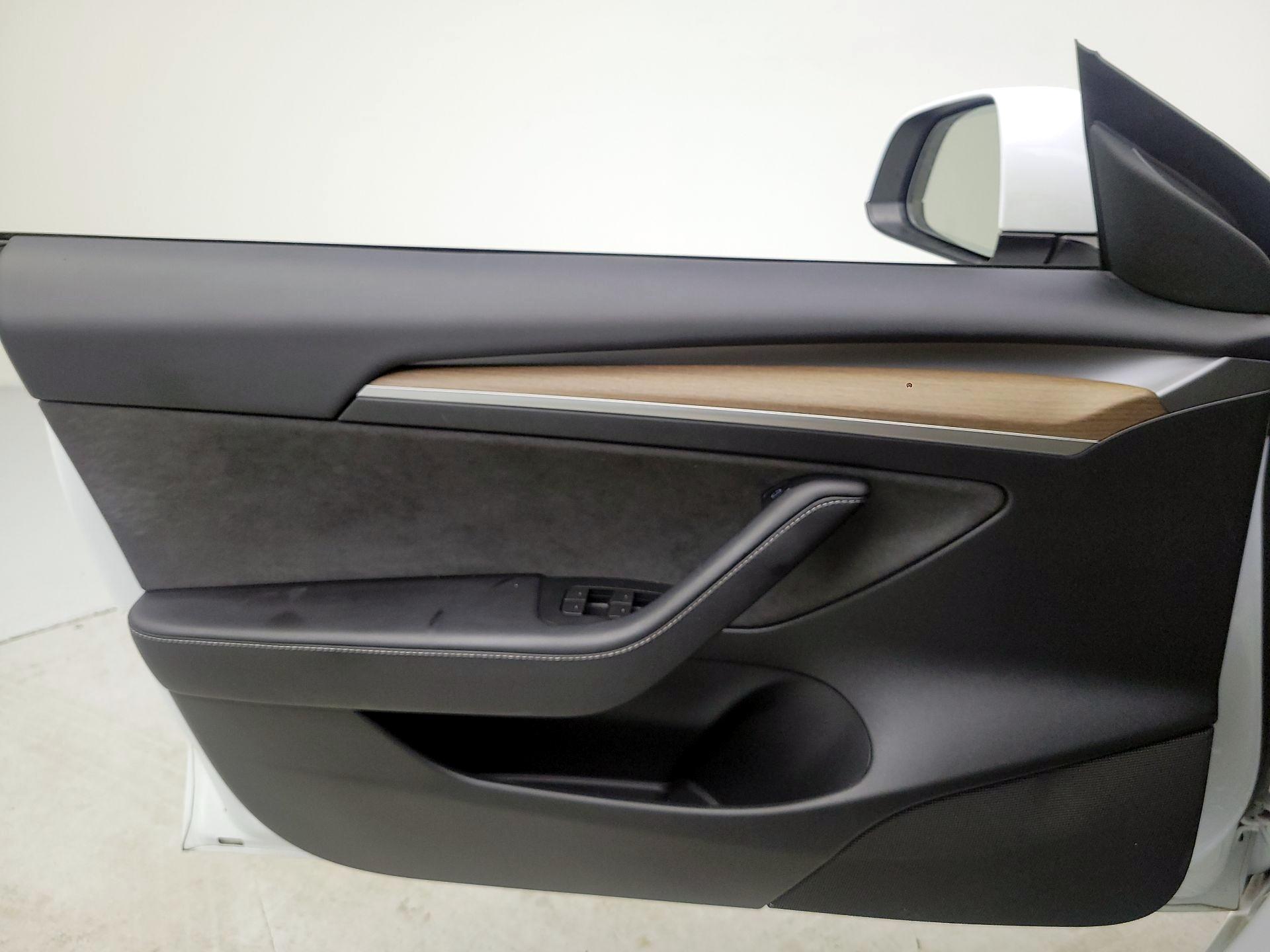 Thumbnail: 2023 Tesla Model 3 - 12