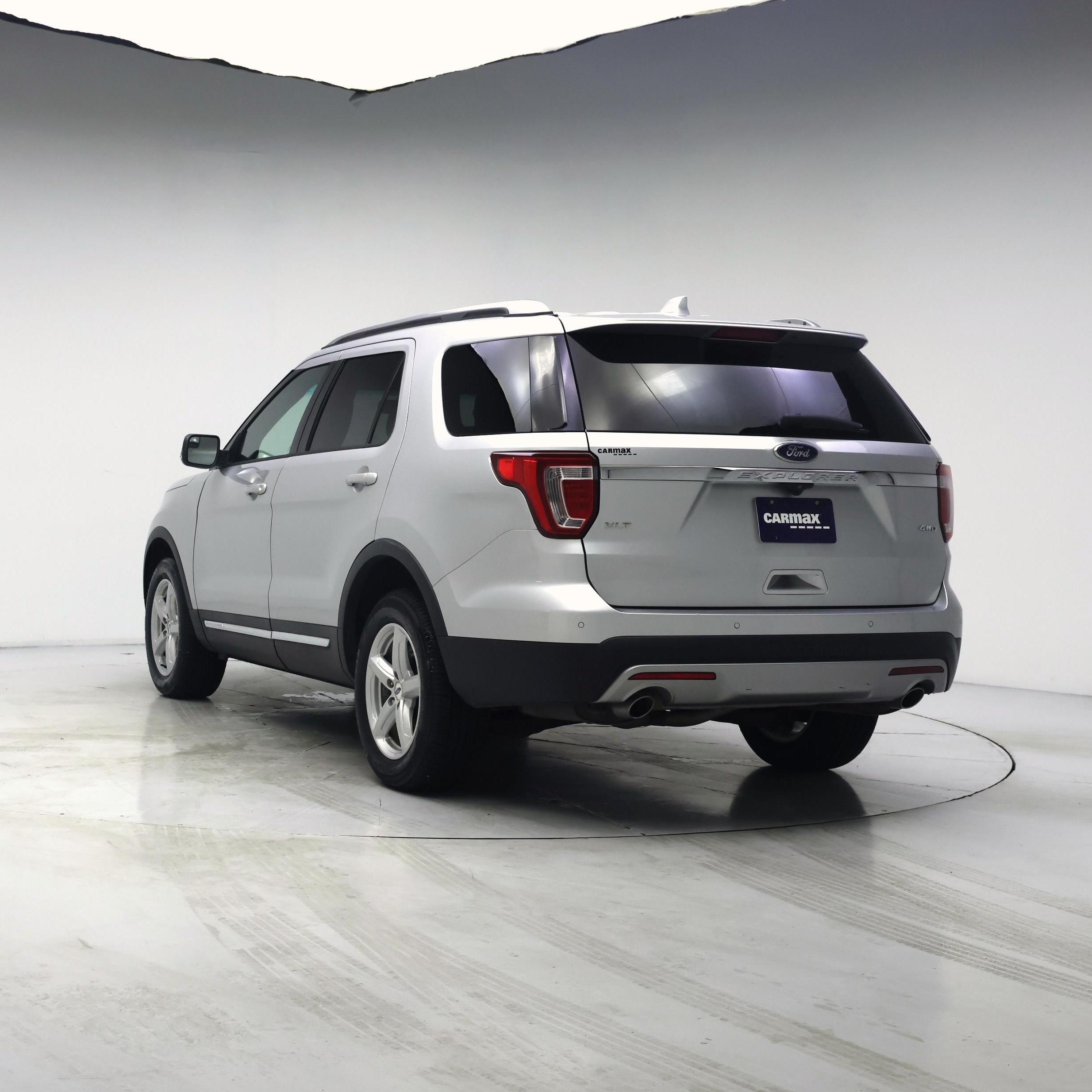 Thumbnail: 2016 Ford Explorer - 2