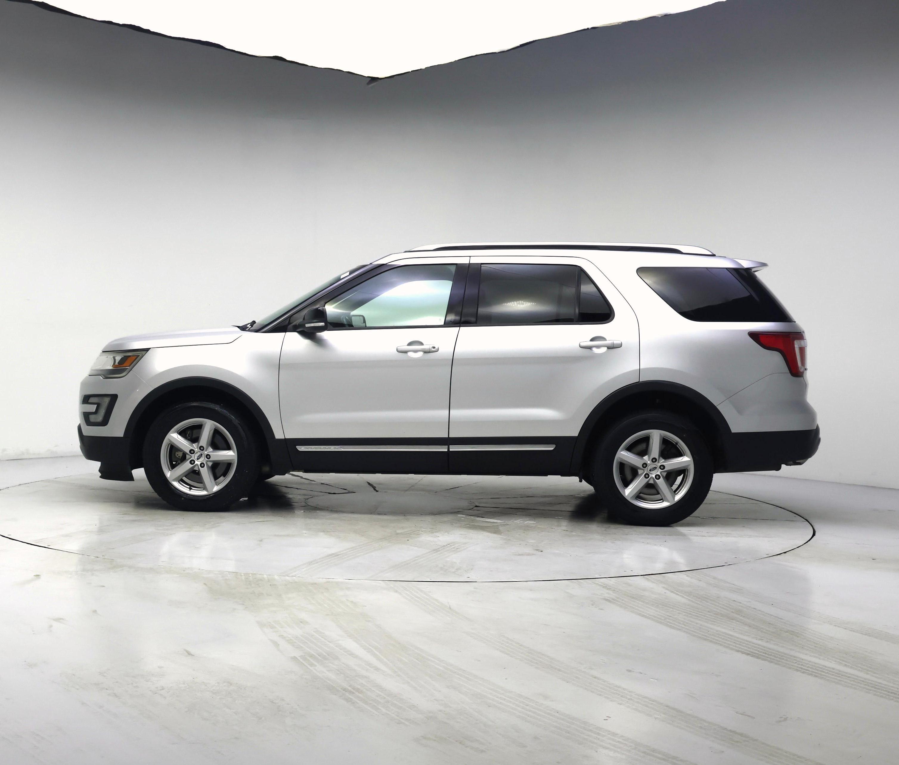 Thumbnail: 2016 Ford Explorer - 3