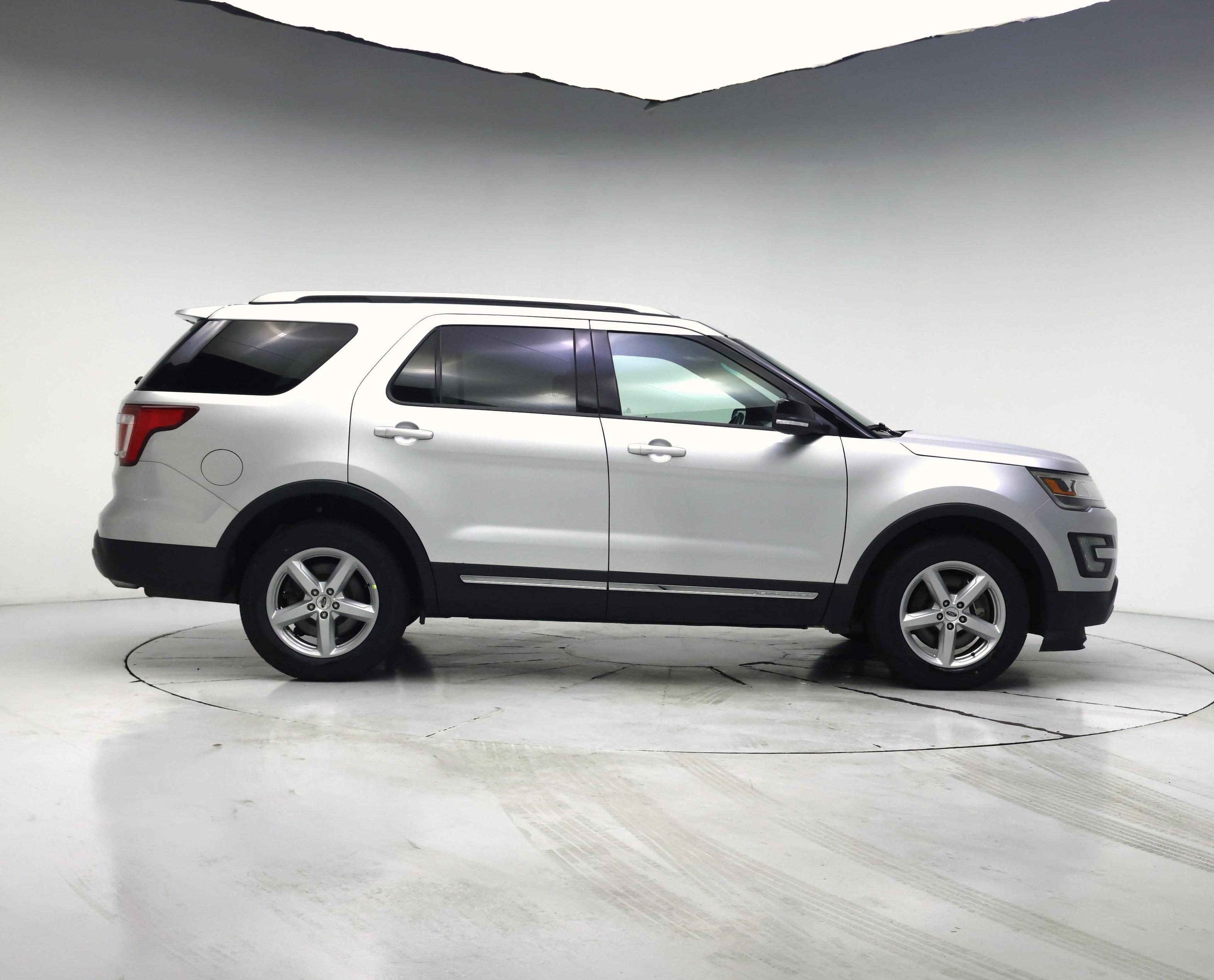 Thumbnail: 2016 Ford Explorer - 7