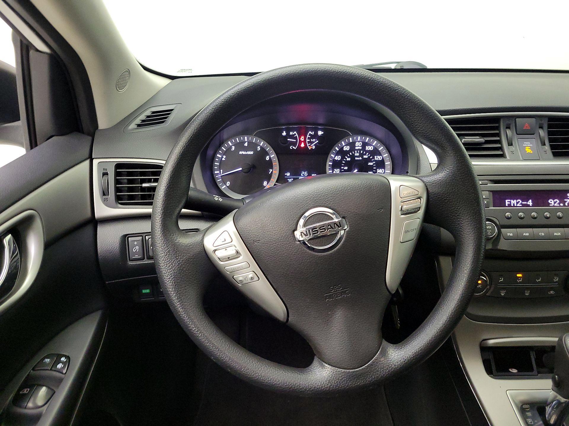 Thumbnail: 2014 Nissan Sentra - 10